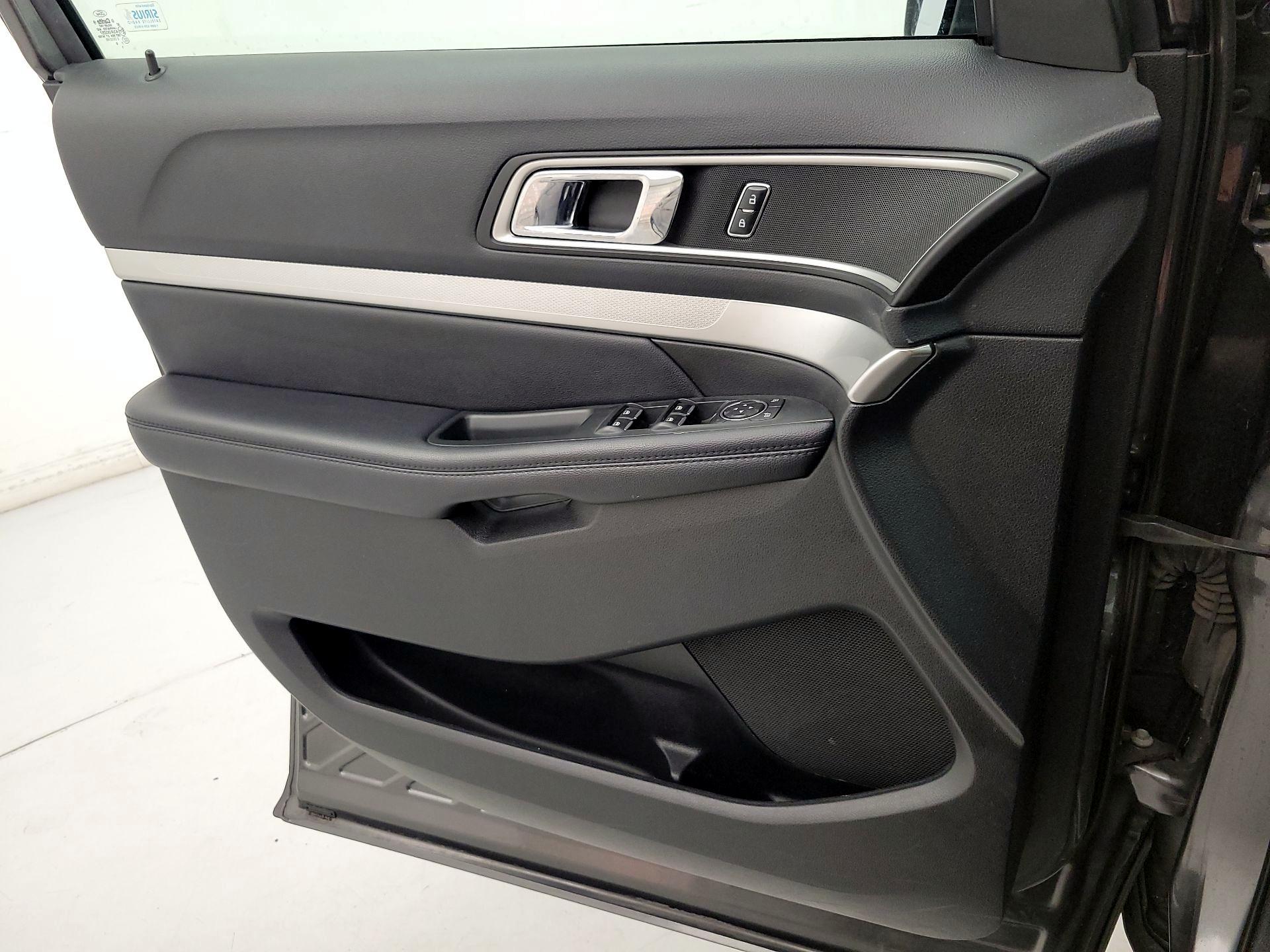 Thumbnail: 2017 Ford Explorer - 12