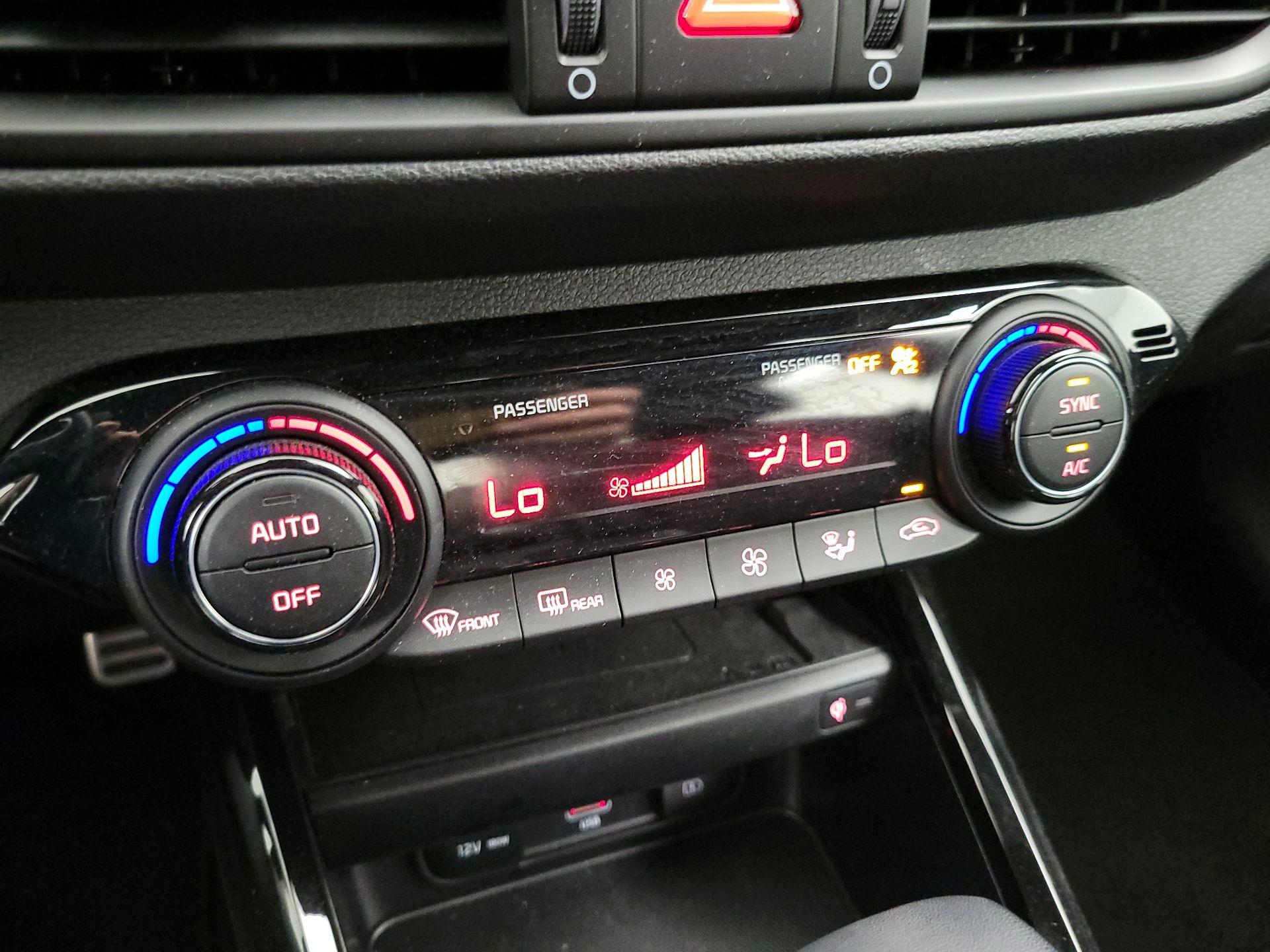 Thumbnail: 2023 Kia Forte - 17