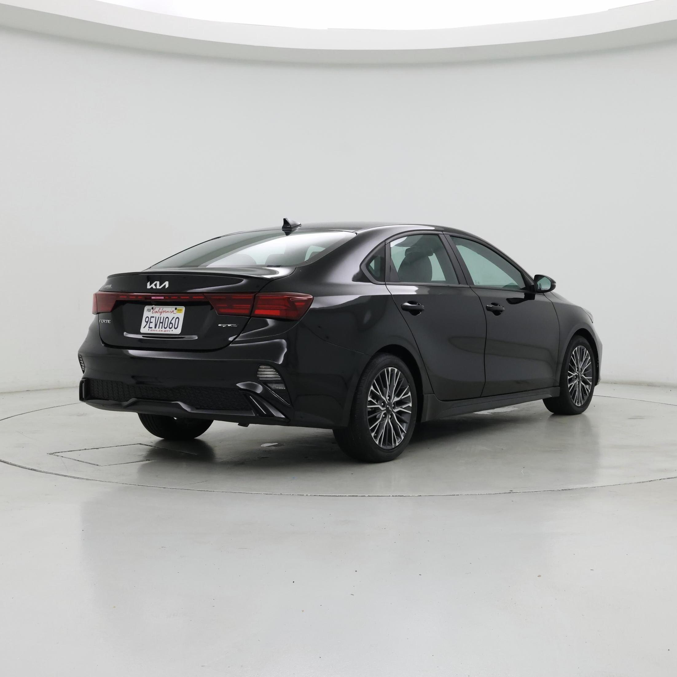Thumbnail: 2023 Kia Forte - 8