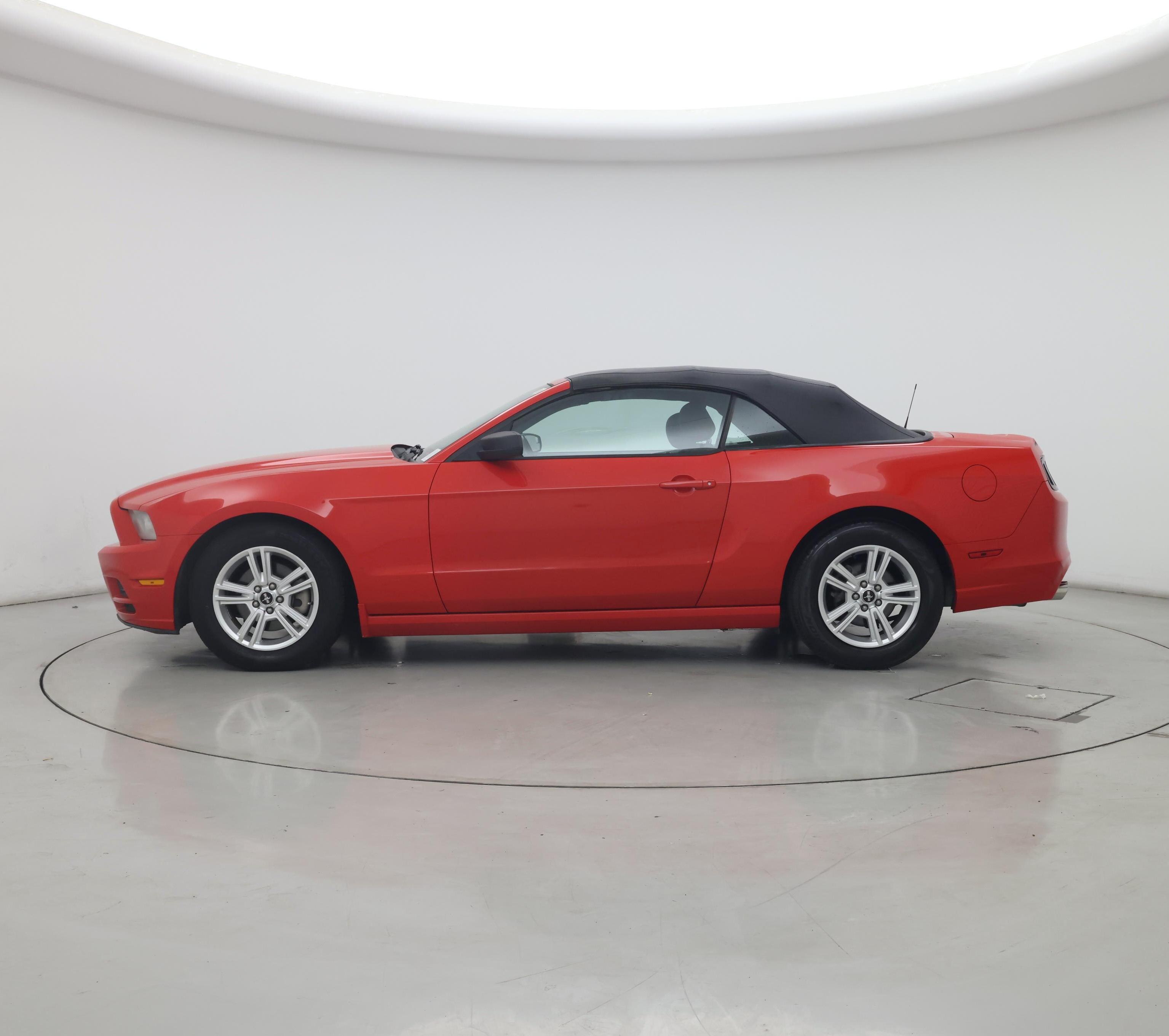 Thumbnail: 2013 Ford Mustang - 3