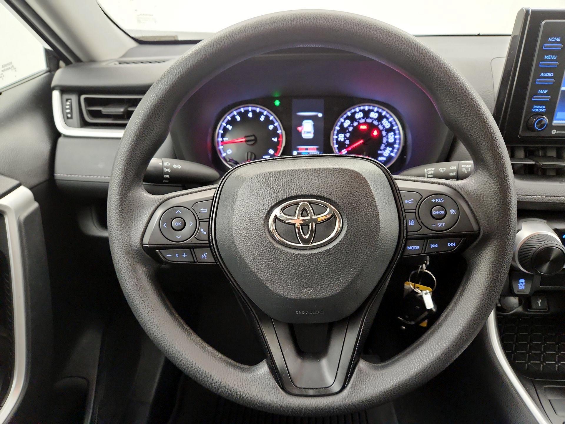 Thumbnail: 2021 Toyota RAV4 - 10