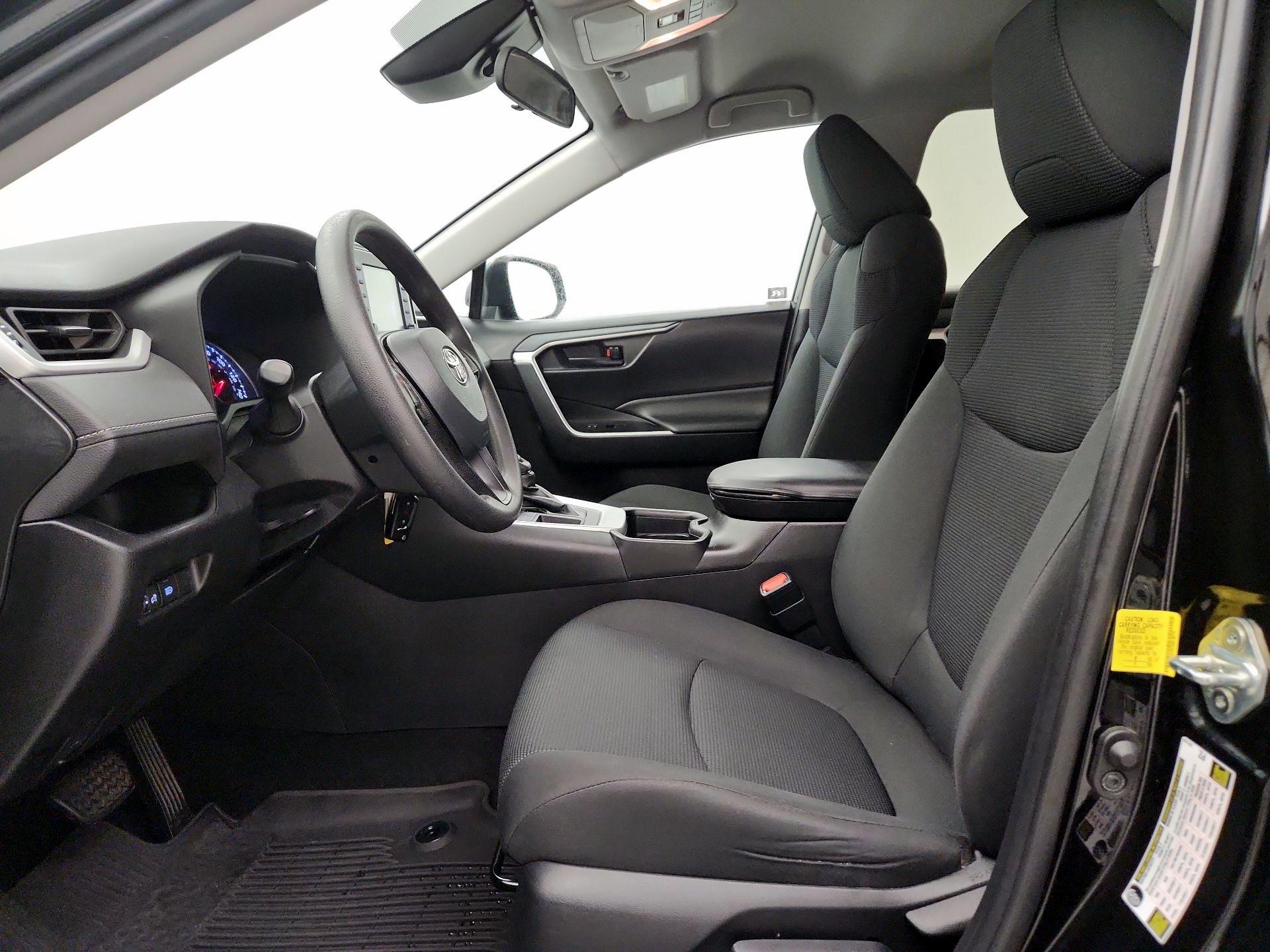 Thumbnail: 2021 Toyota RAV4 - 11