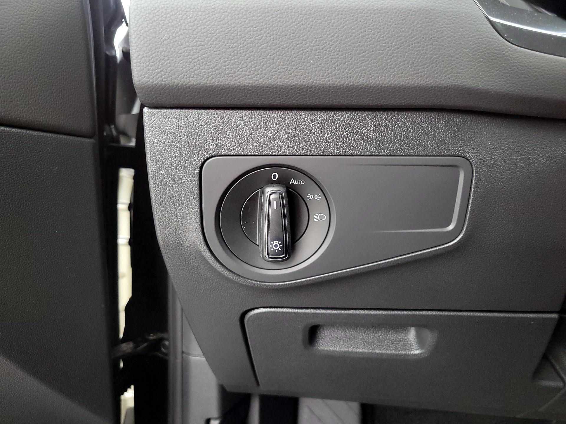 Thumbnail: 2021 Volkswagen Tiguan - 13