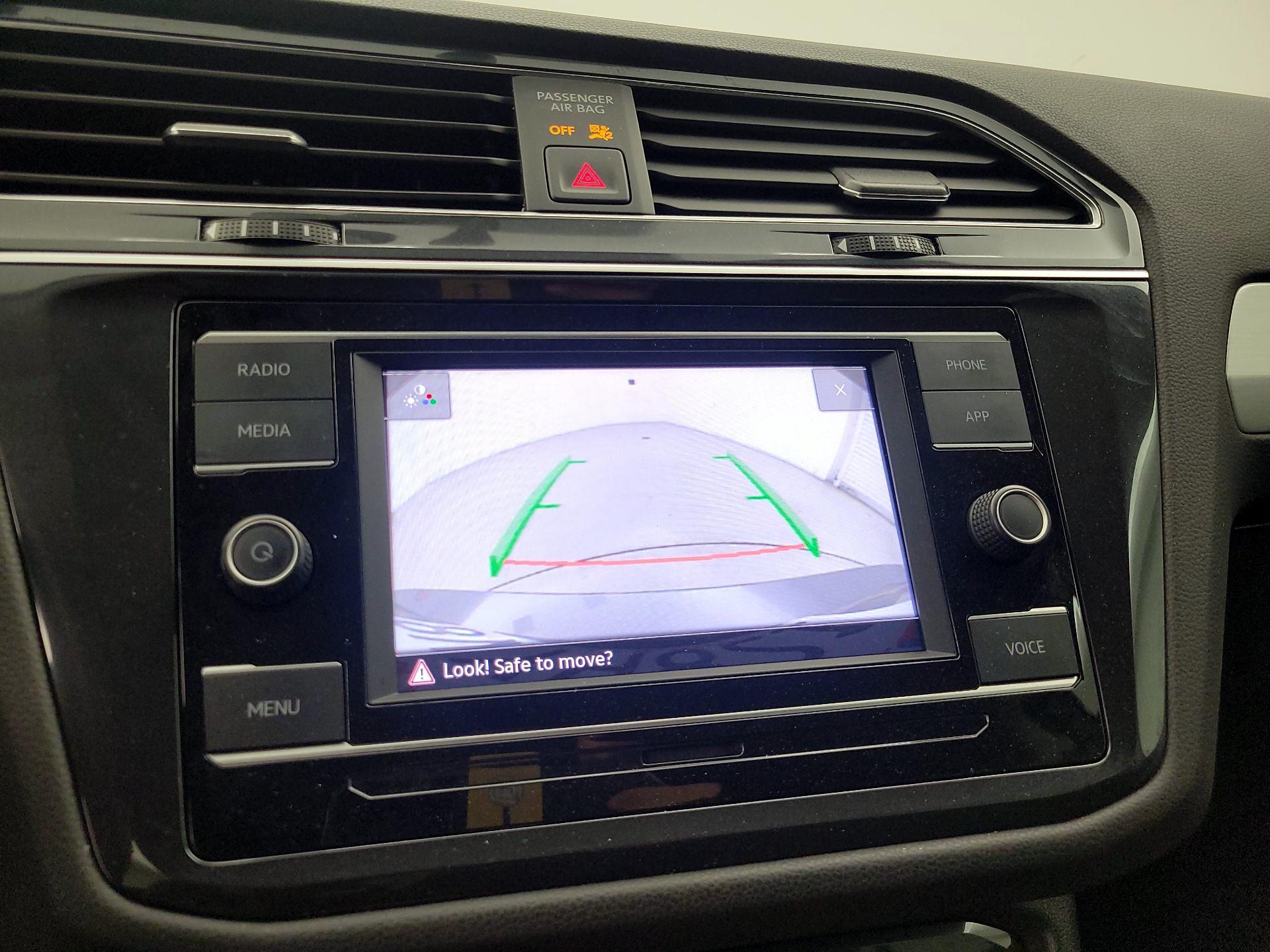 Thumbnail: 2021 Volkswagen Tiguan - 14