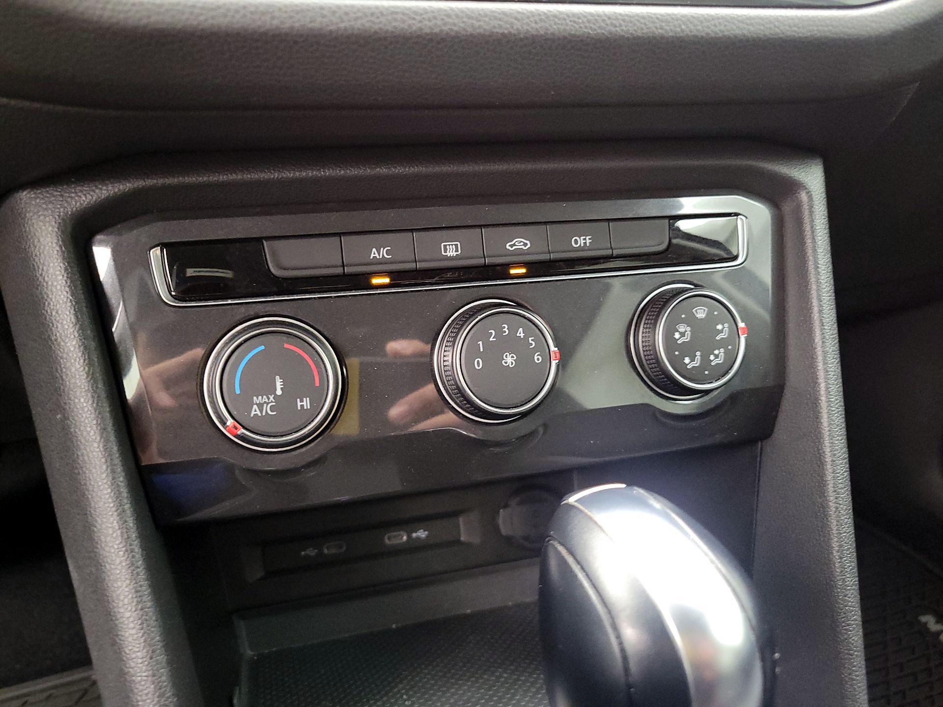 Thumbnail: 2021 Volkswagen Tiguan - 16