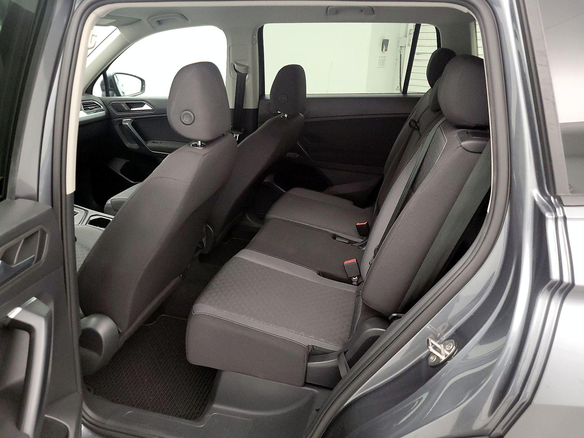 Thumbnail: 2021 Volkswagen Tiguan - 19