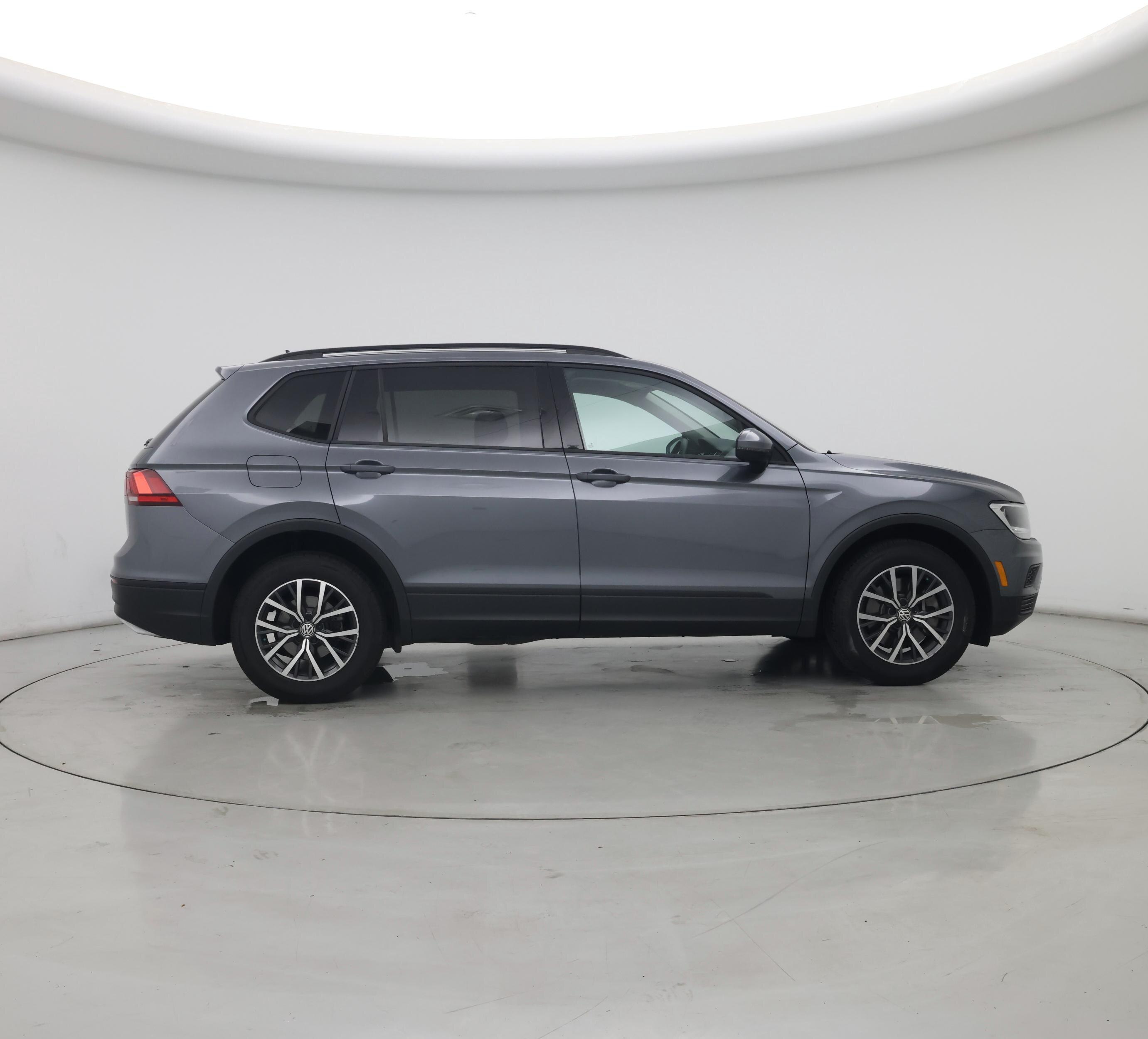 Thumbnail: 2021 Volkswagen Tiguan - 7