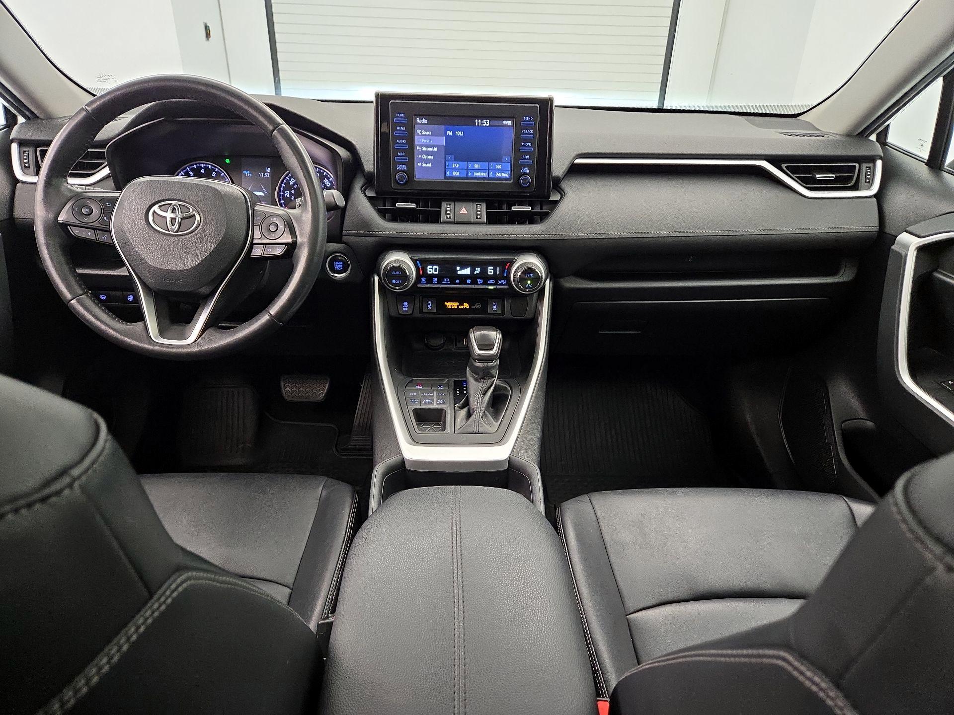 Thumbnail: 2019 Toyota RAV4 - 9