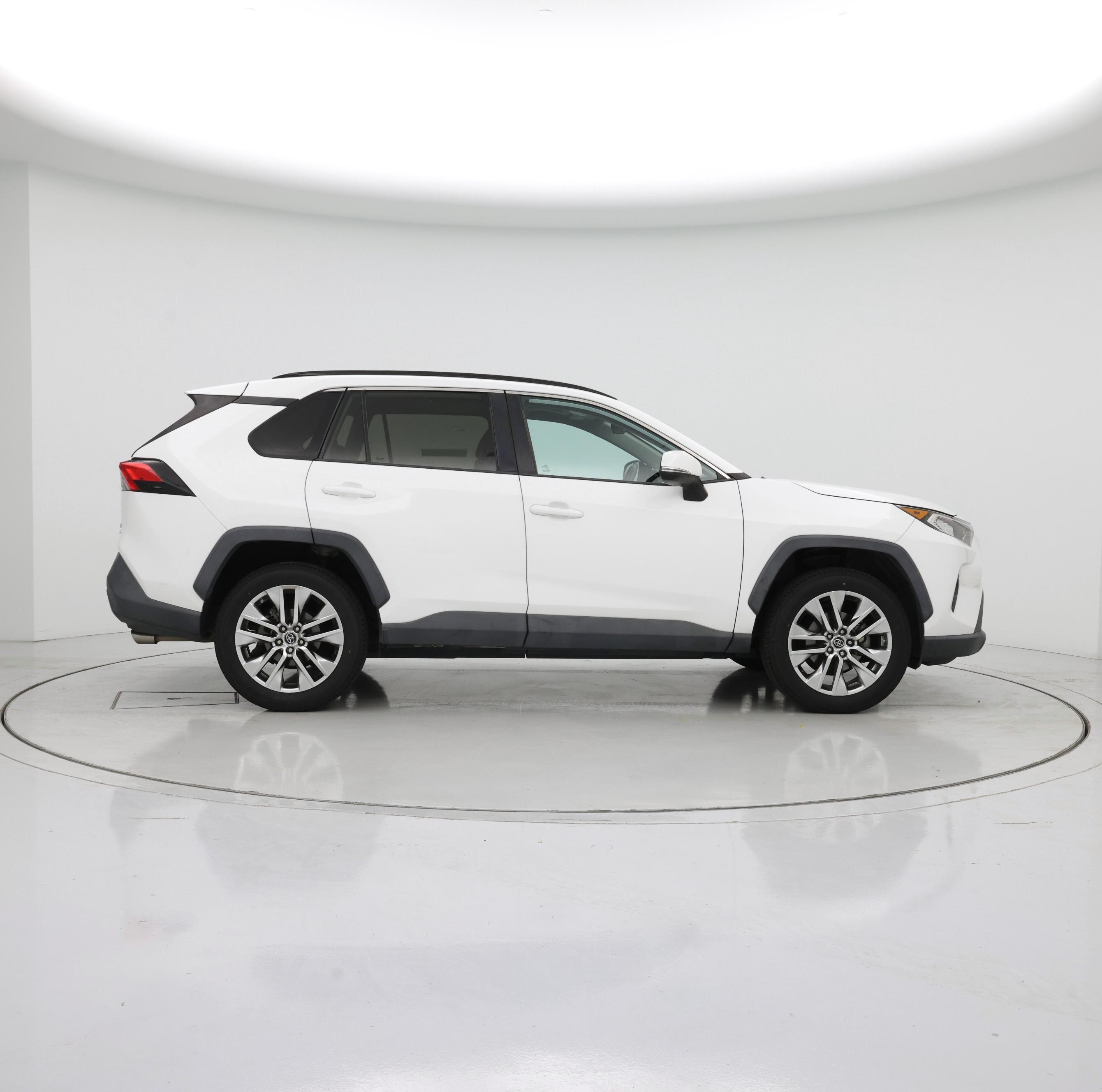 Thumbnail: 2019 Toyota RAV4 - 7
