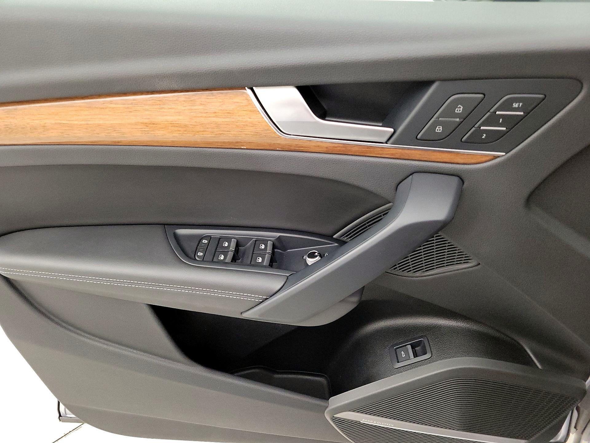 Thumbnail: 2023 Audi Q5 - 12