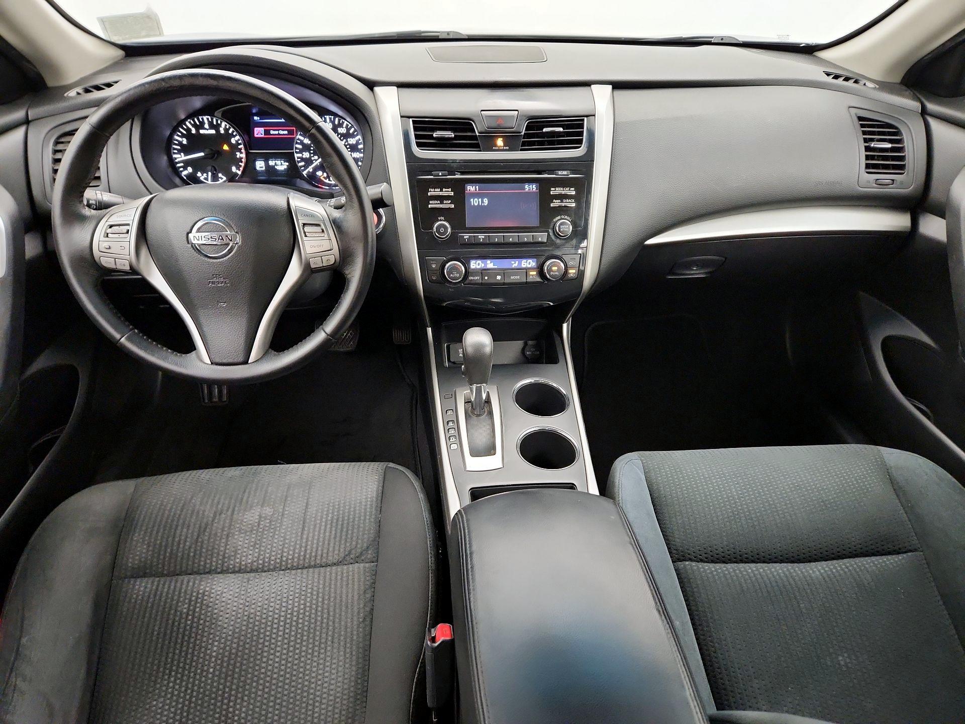 Thumbnail: 2015 Nissan Altima - 9