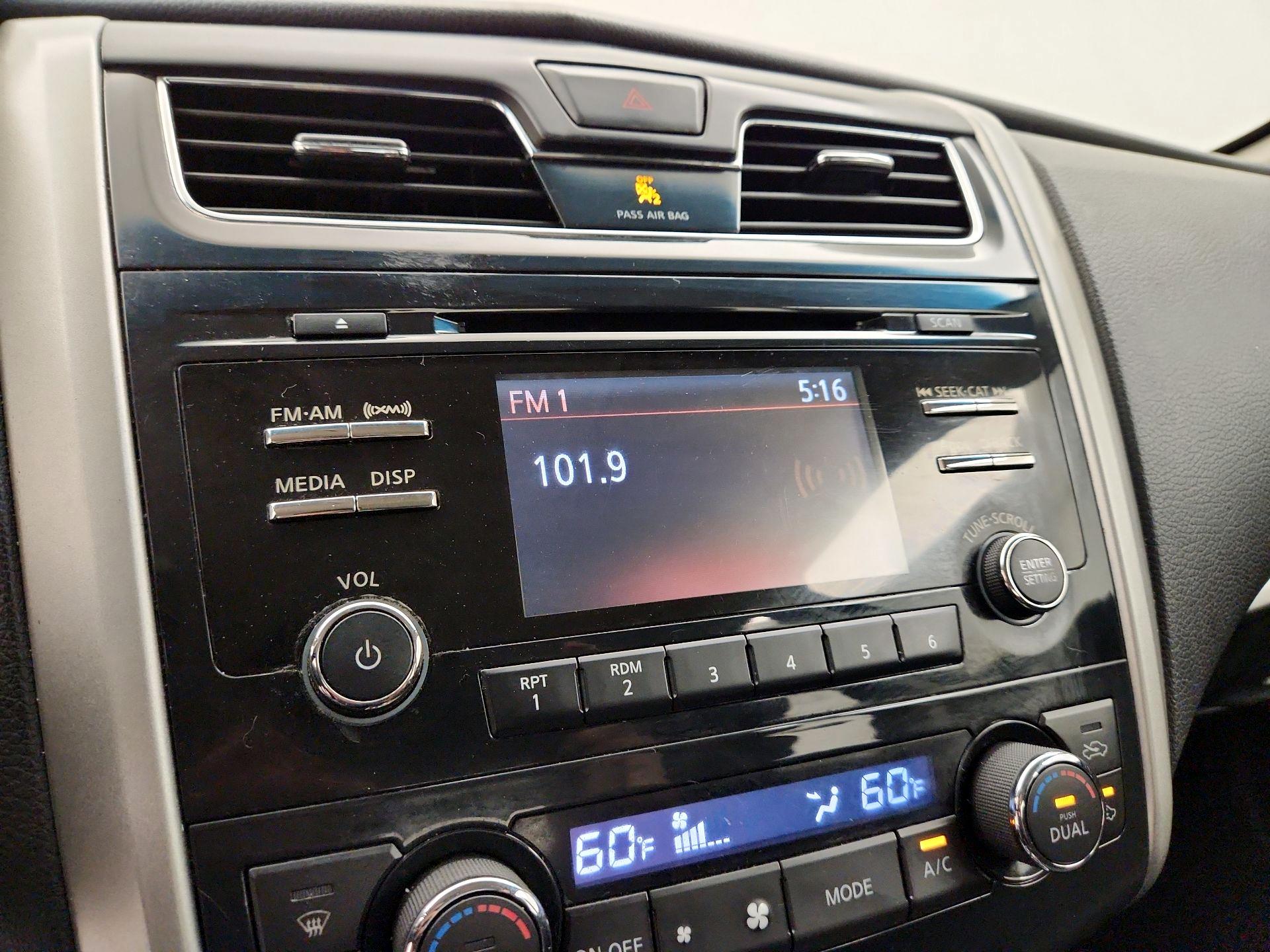 Thumbnail: 2015 Nissan Altima - 15