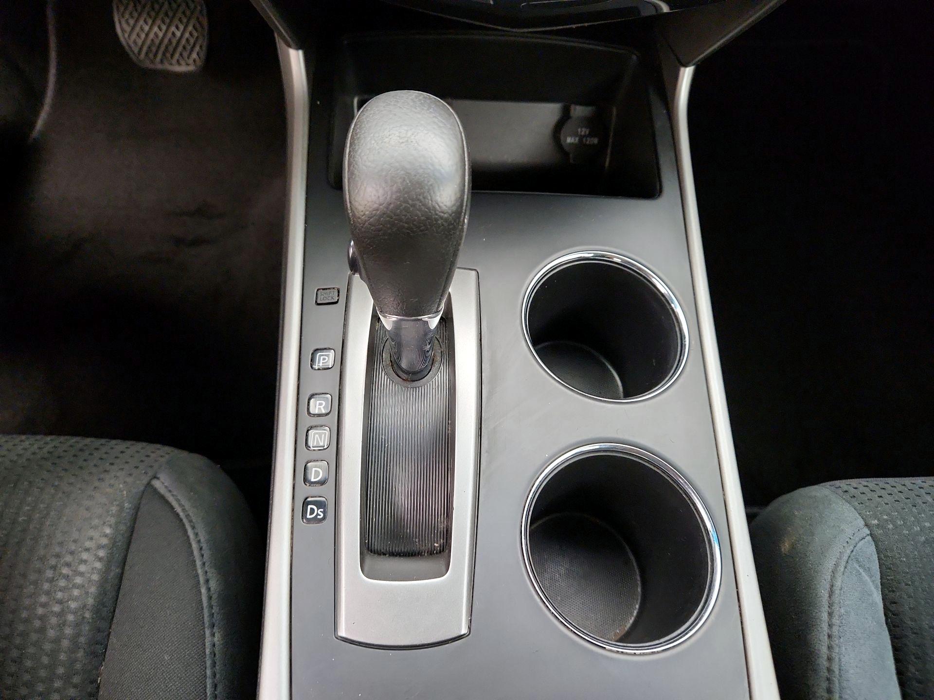 Thumbnail: 2015 Nissan Altima - 17