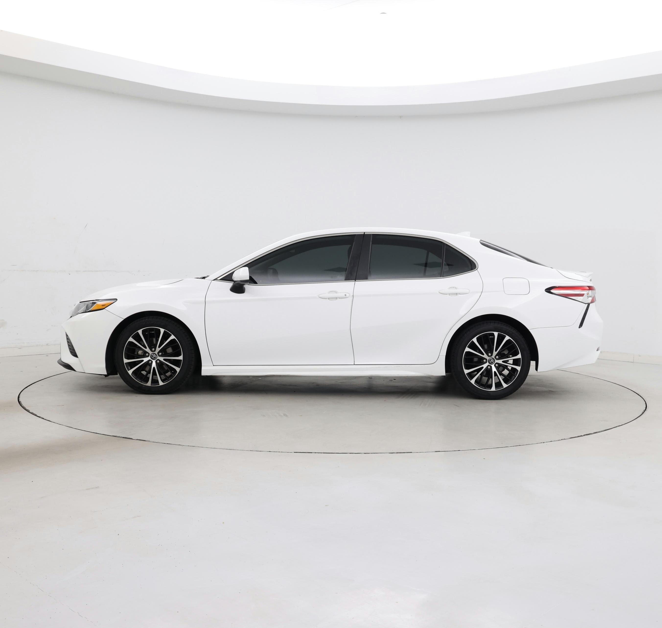 Thumbnail: 2020 Toyota Camry - 3