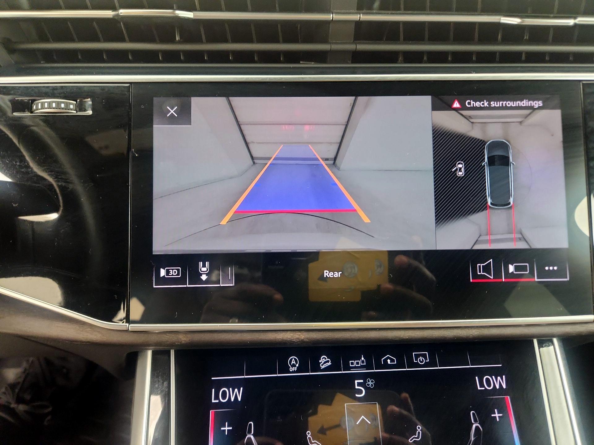 Thumbnail: 2020 Audi Q7 - 15