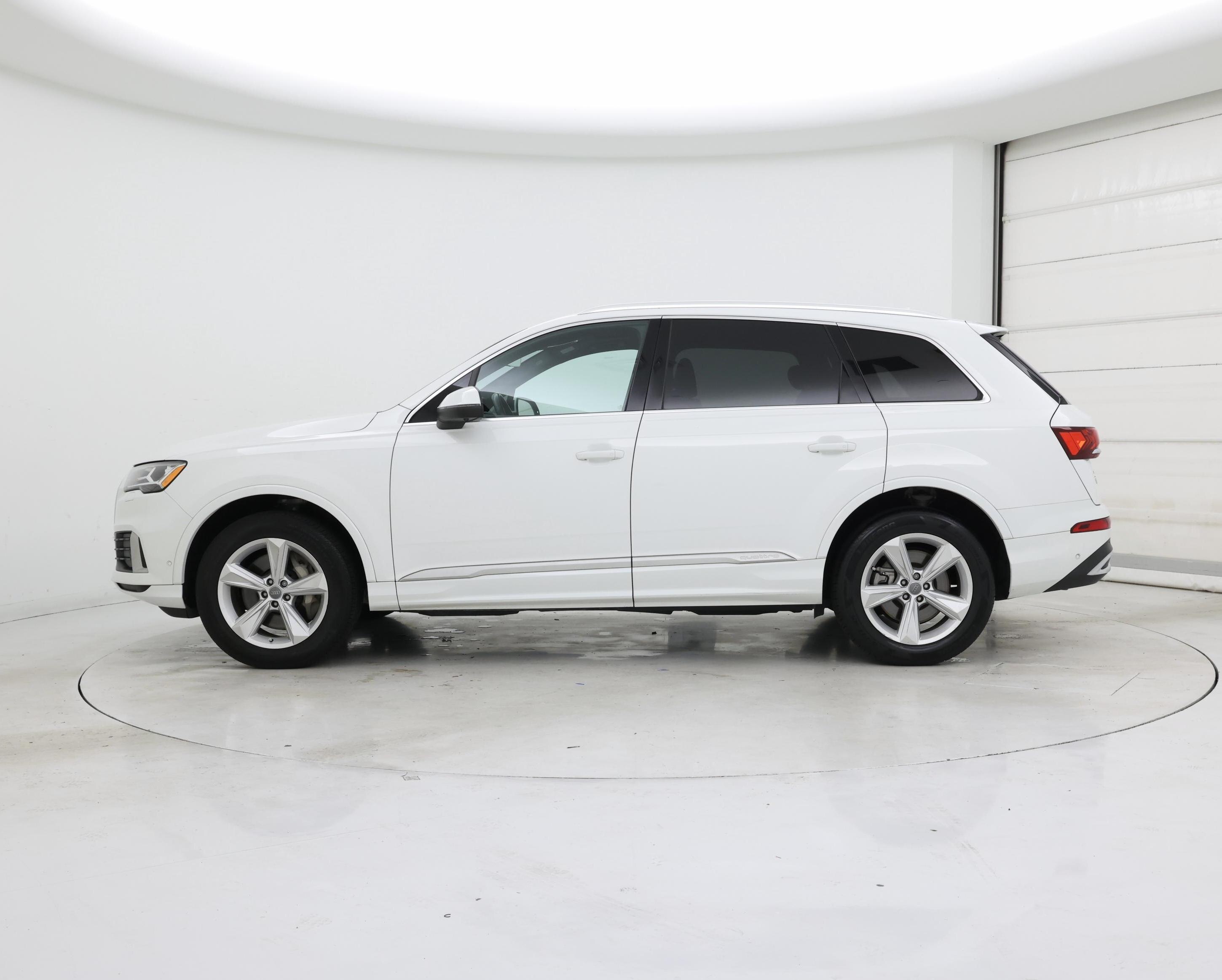 Thumbnail: 2020 Audi Q7 - 3