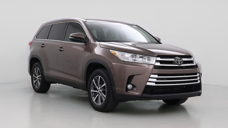 2019 Toyota Highlander XLE Hero Image