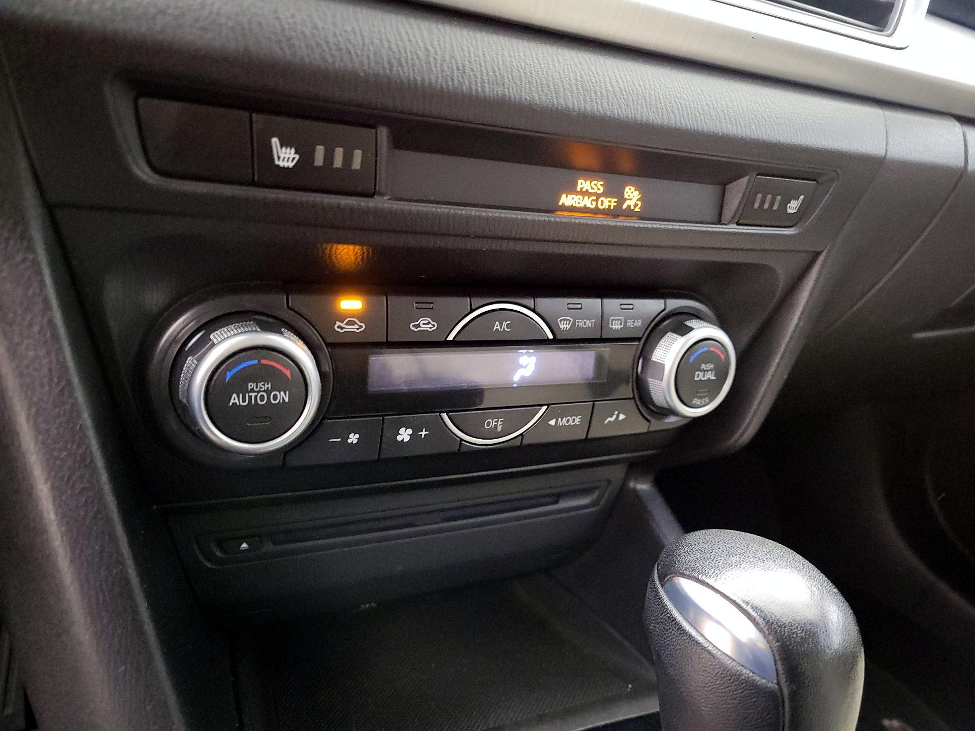 Thumbnail: 2016 Mazda Mazda3 - 16