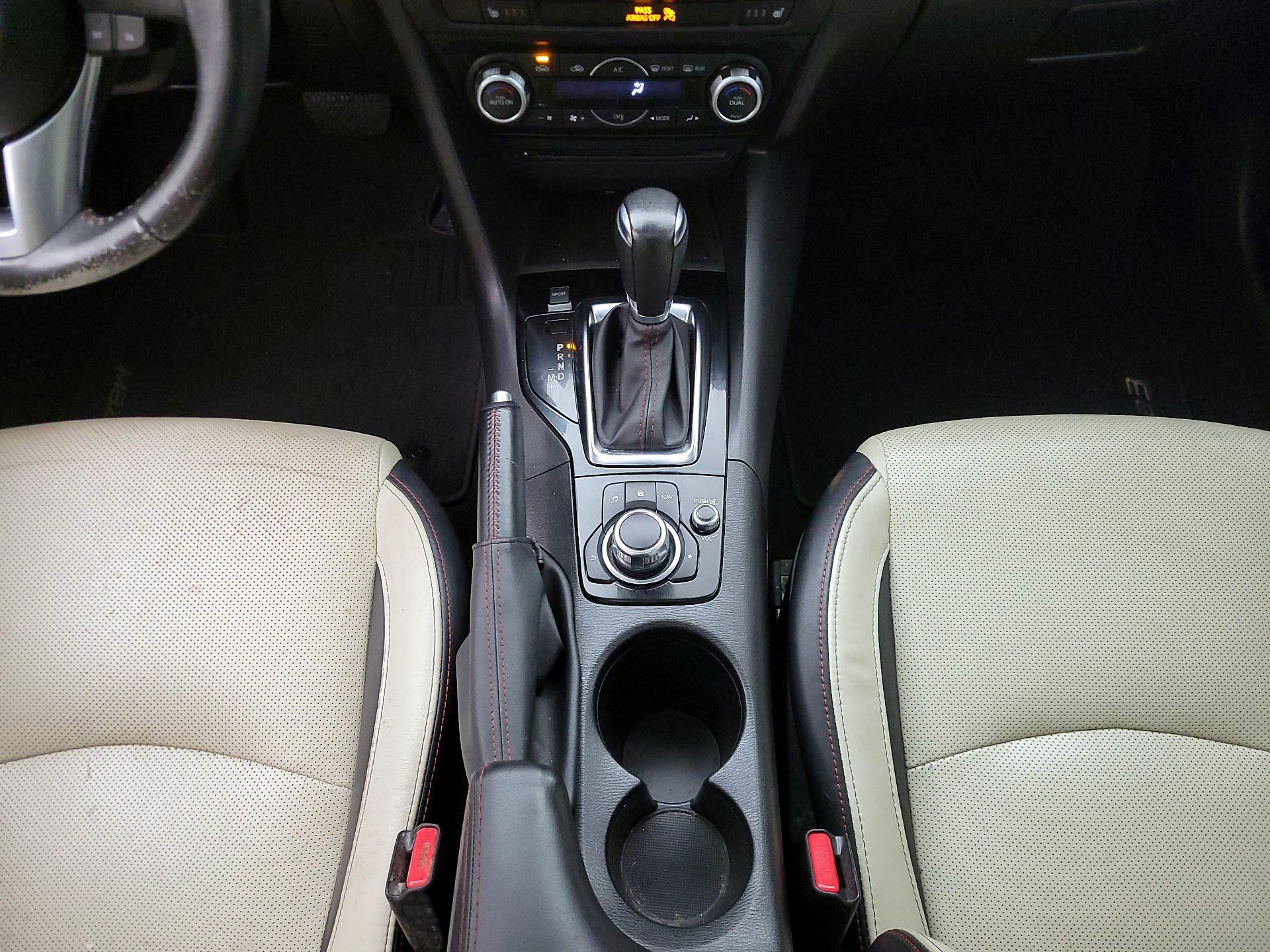 Thumbnail: 2016 Mazda Mazda3 - 17
