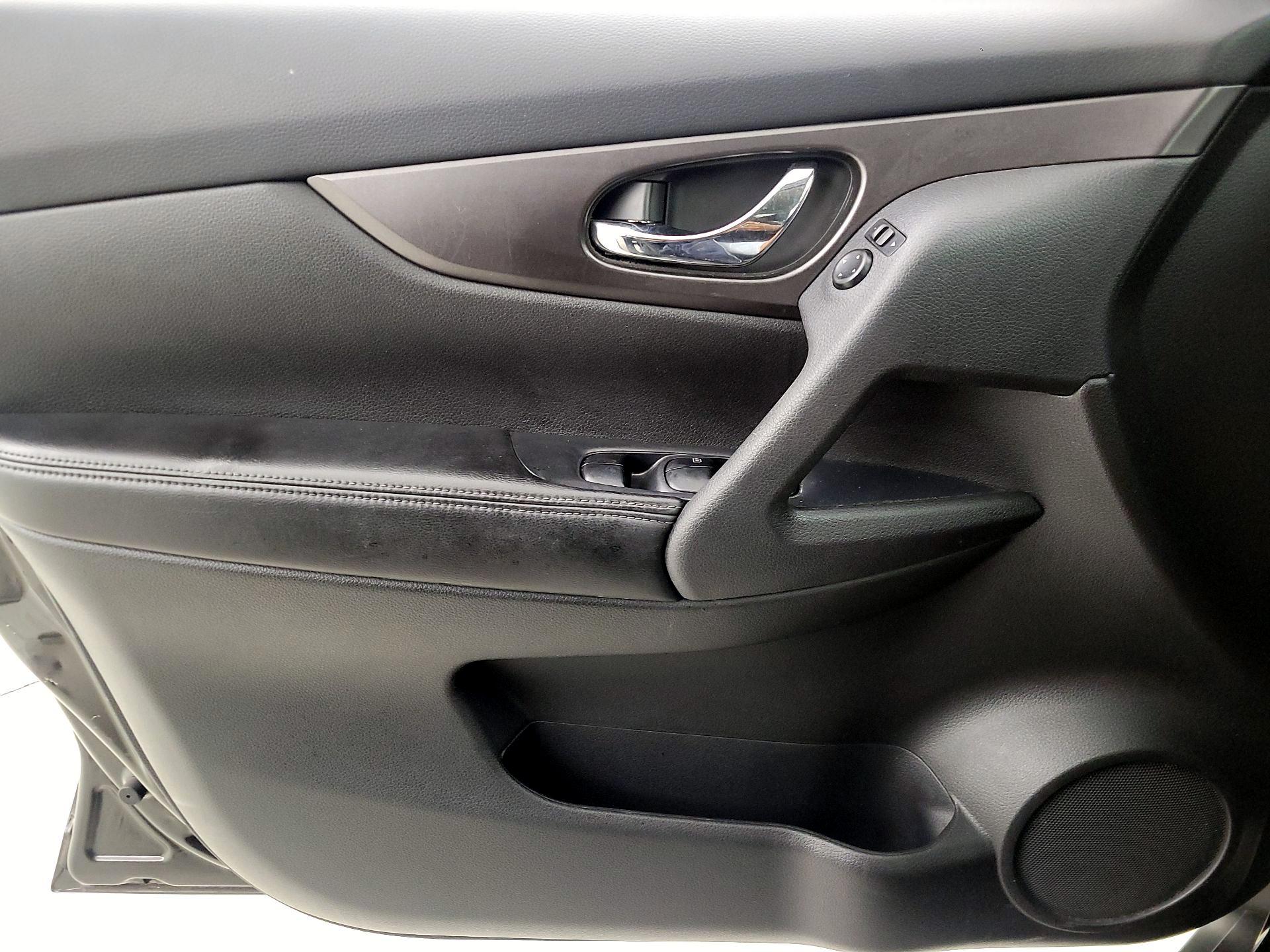 Thumbnail: 2014 Nissan Rogue - 12