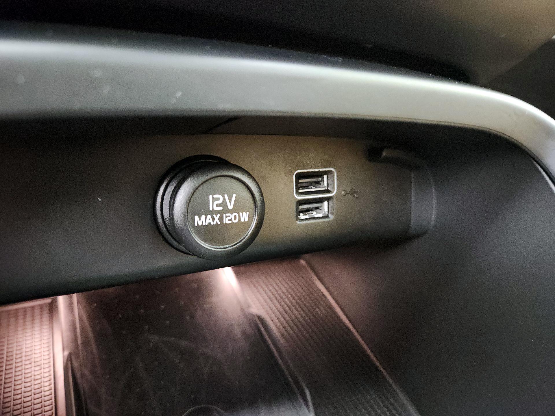 Thumbnail: 2020 Volvo XC40 - 19