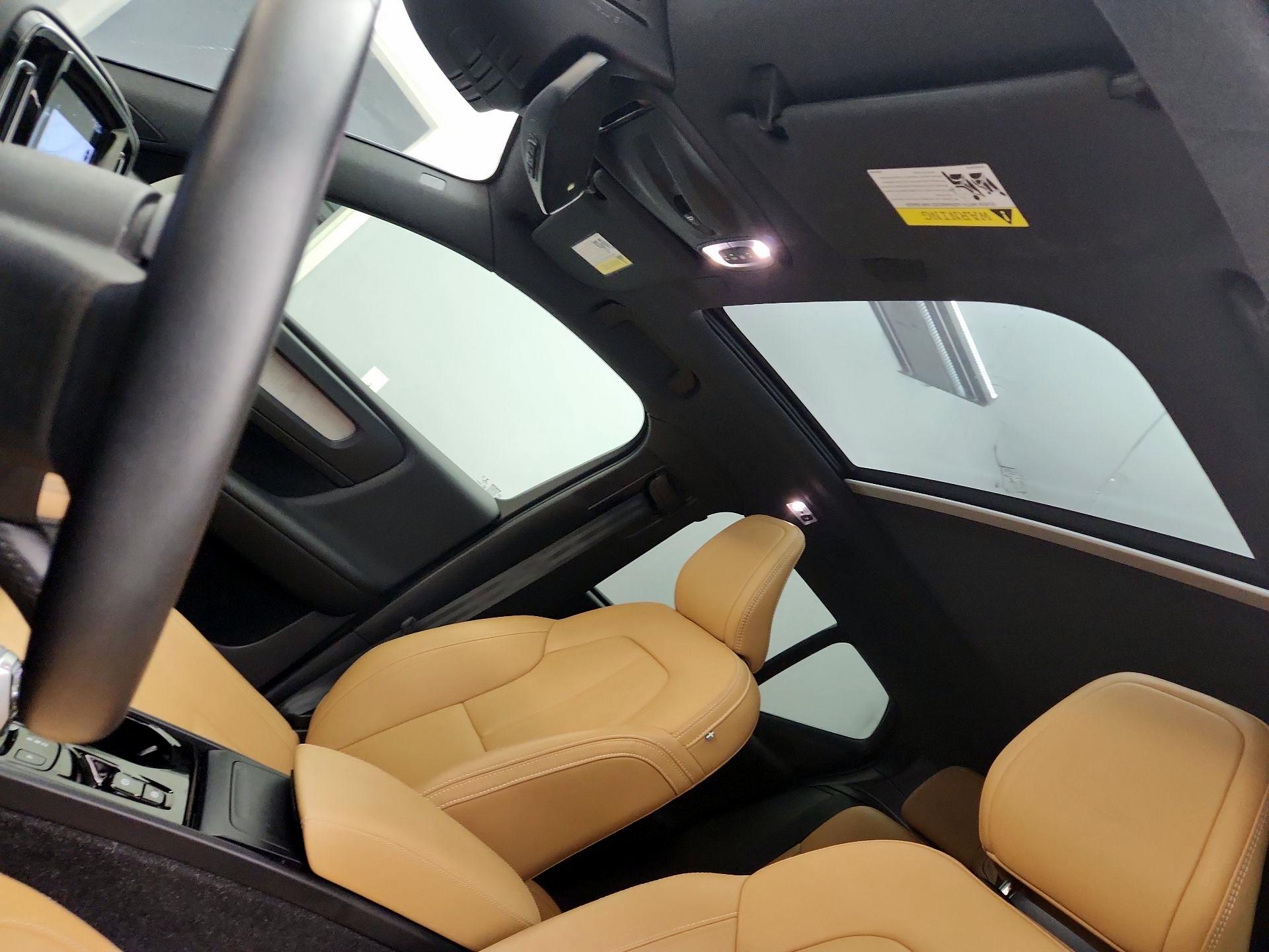 Thumbnail: 2020 Volvo XC40 - 20