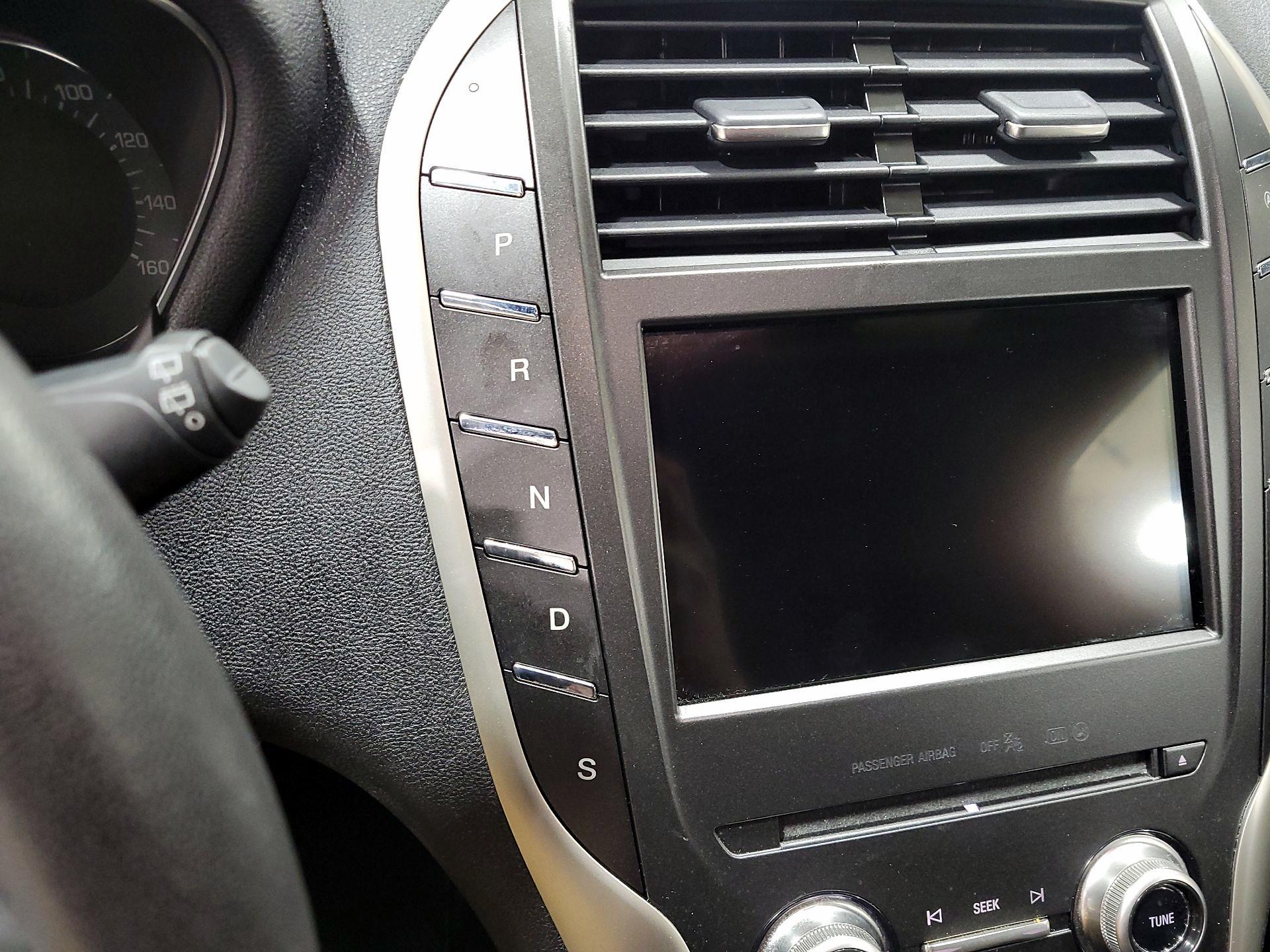 Thumbnail: 2019 Lincoln MKC - 17