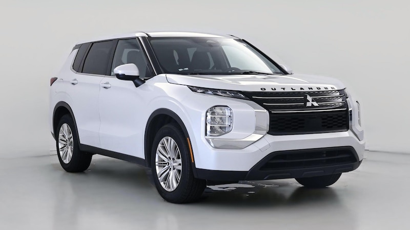 2023 Mitsubishi Outlander ES Hero Image