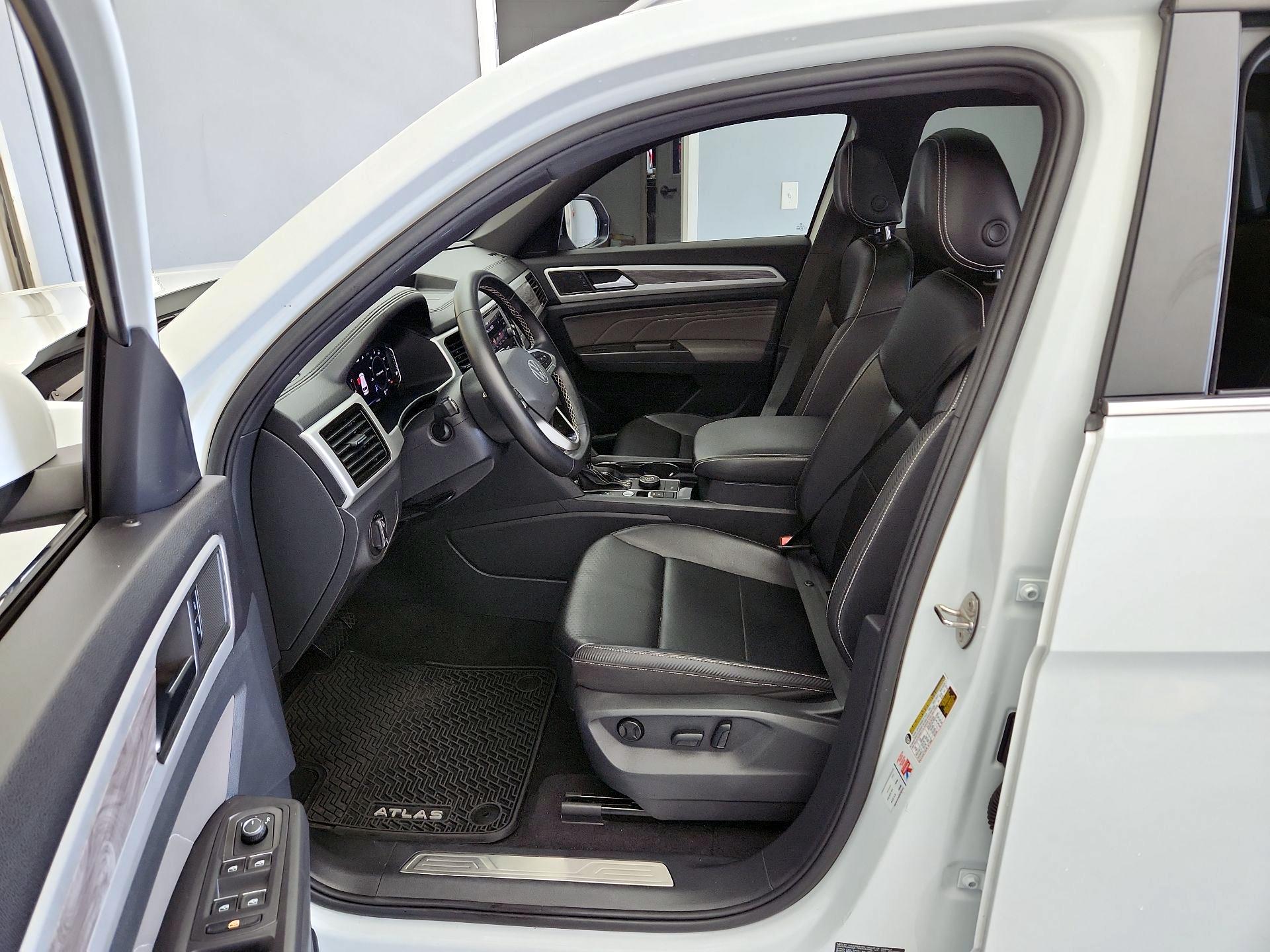 Thumbnail: 2022 Volkswagen Atlas - 11