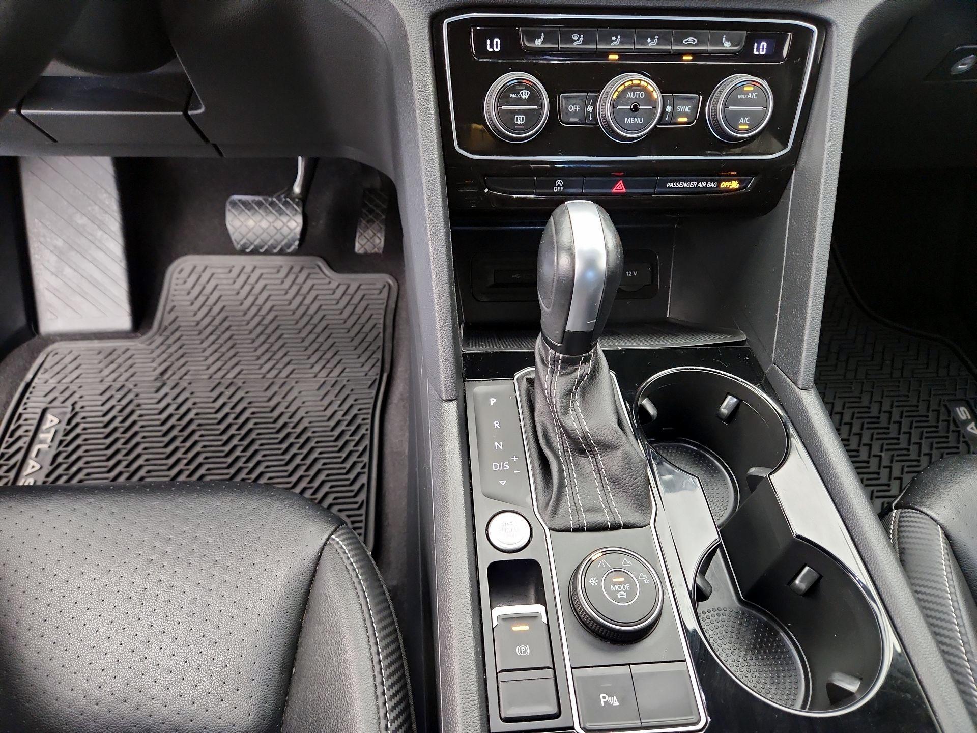 Thumbnail: 2022 Volkswagen Atlas - 17