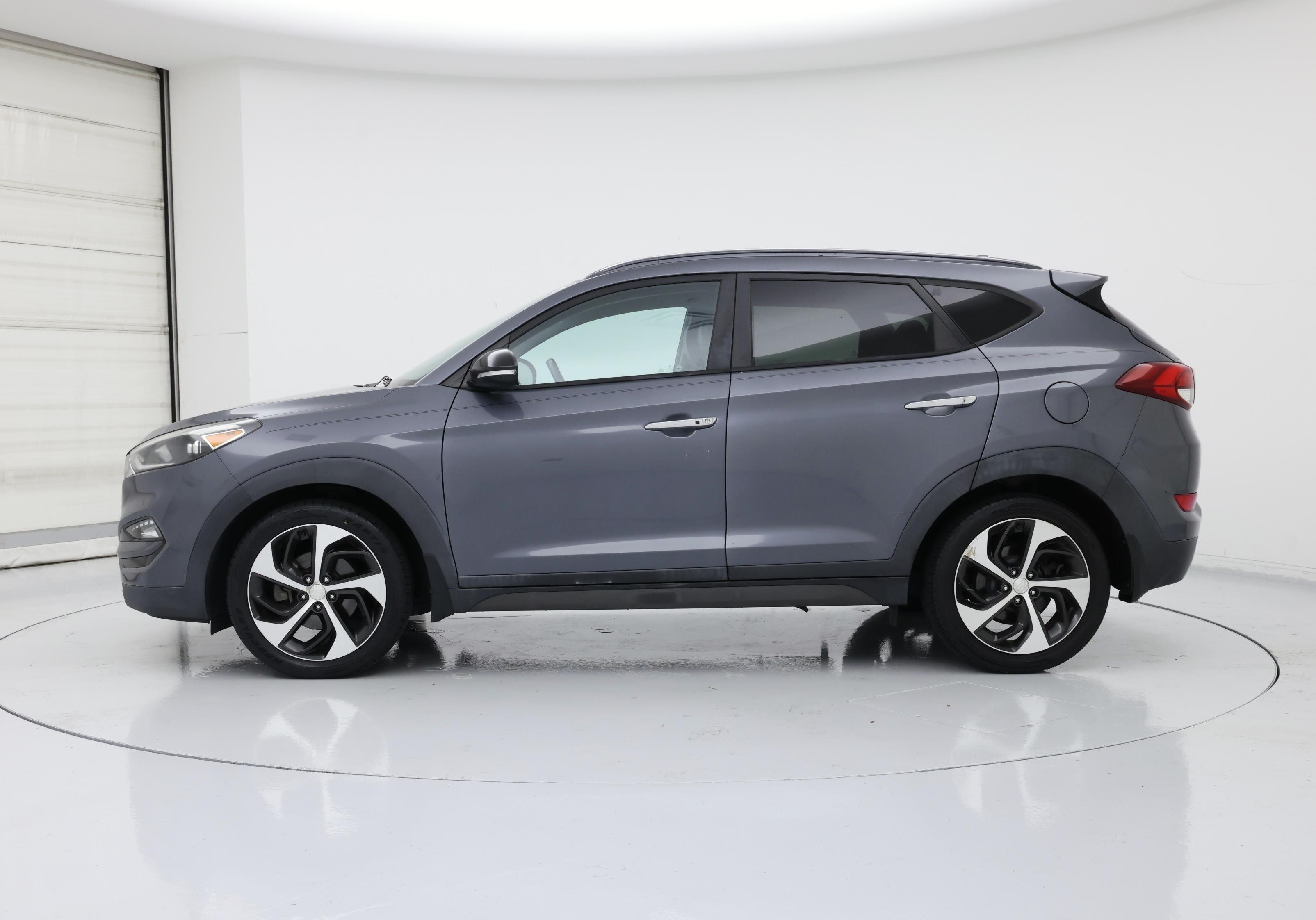 Thumbnail: 2016 Hyundai Tucson - 3