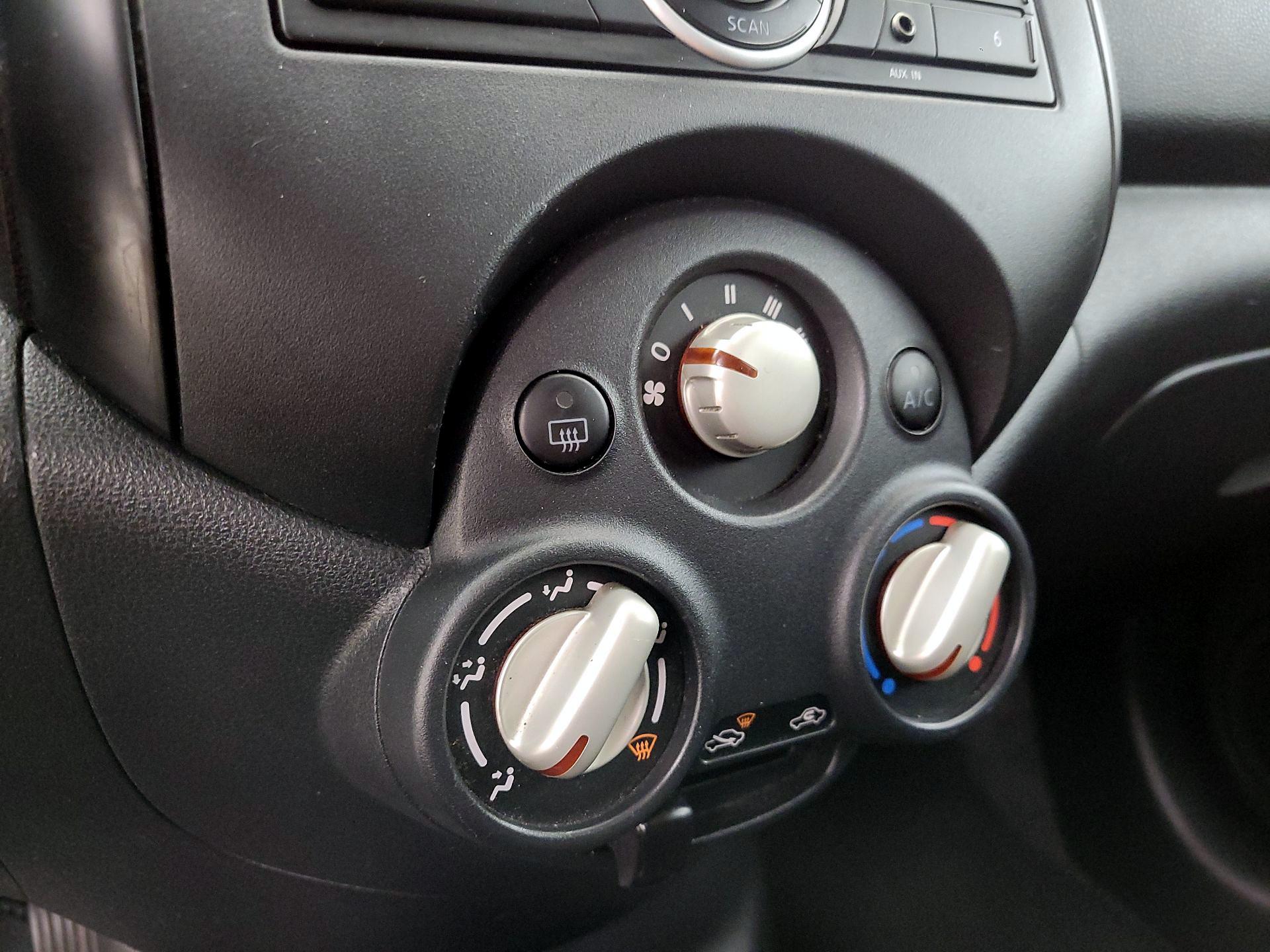 Thumbnail: 2014 Nissan Versa - 15