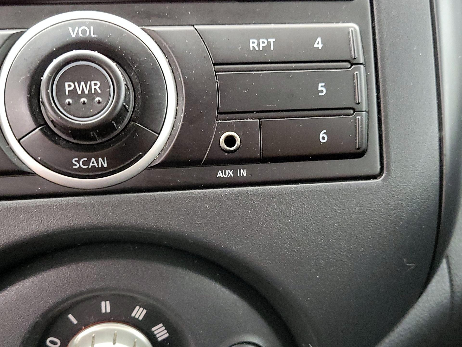 Thumbnail: 2014 Nissan Versa - 17