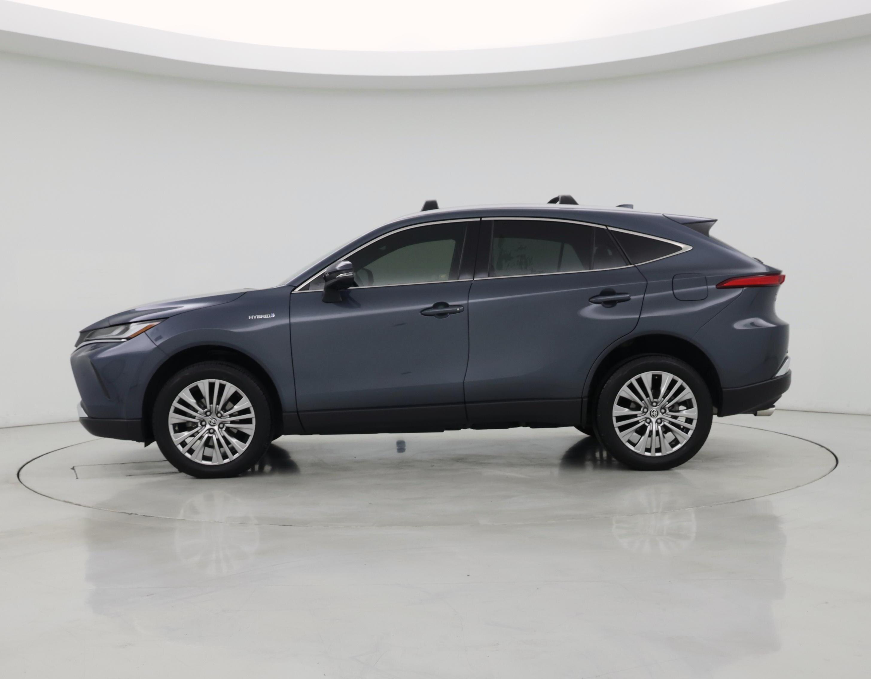 Thumbnail: 2021 Toyota Venza - 3