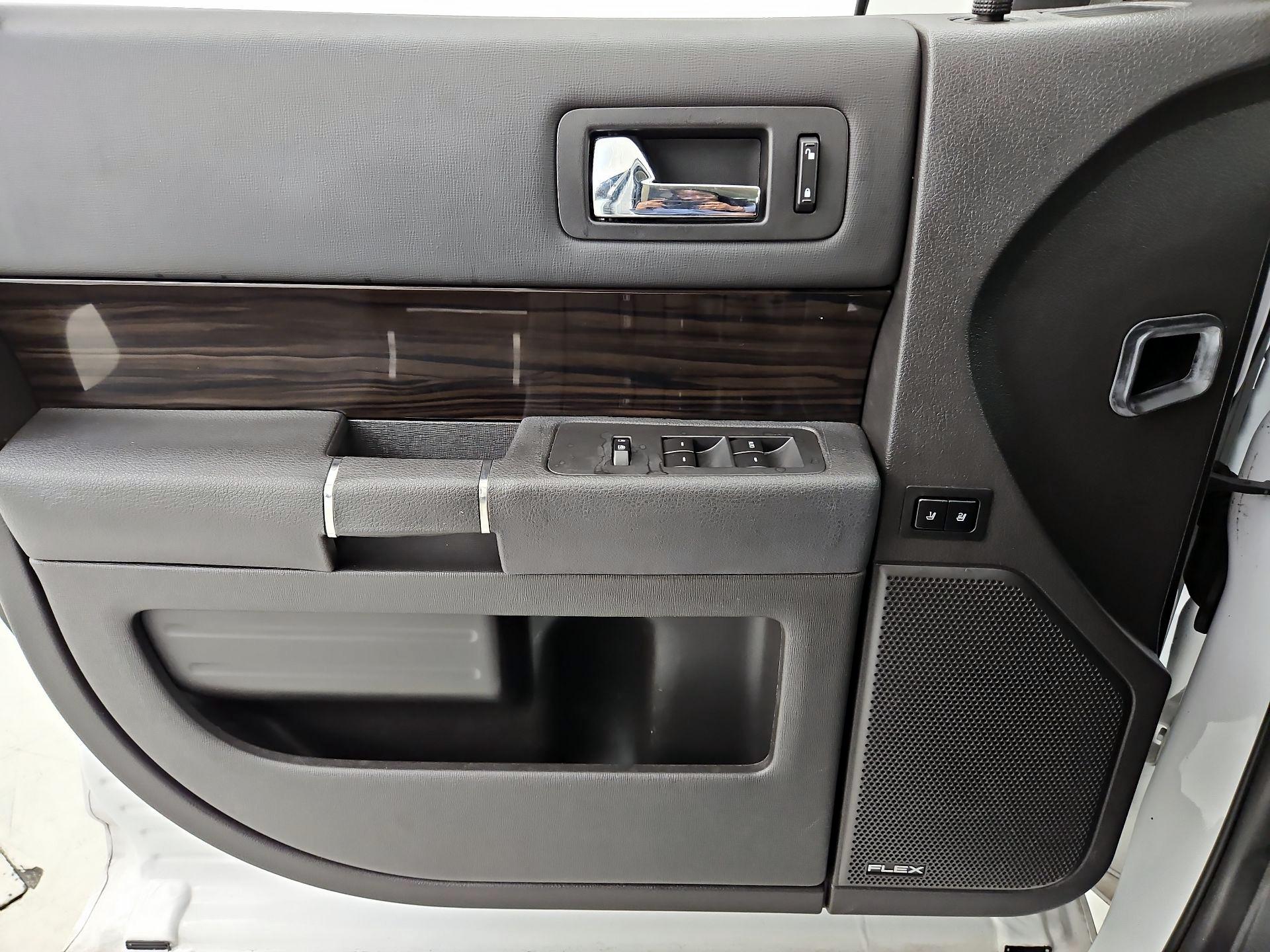 Thumbnail: 2014 Ford Flex - 12