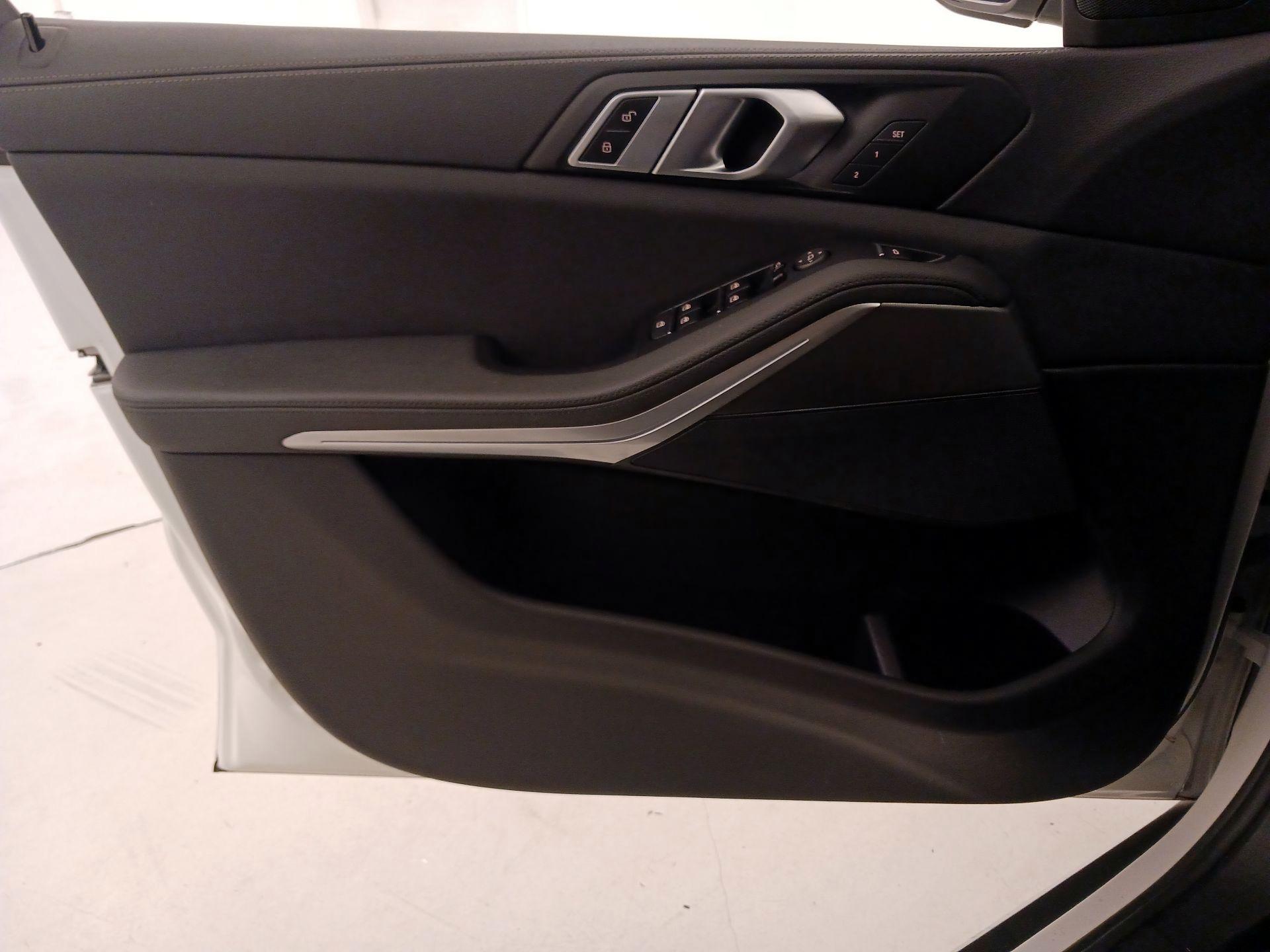 Thumbnail: 2021 BMW X5 - 12