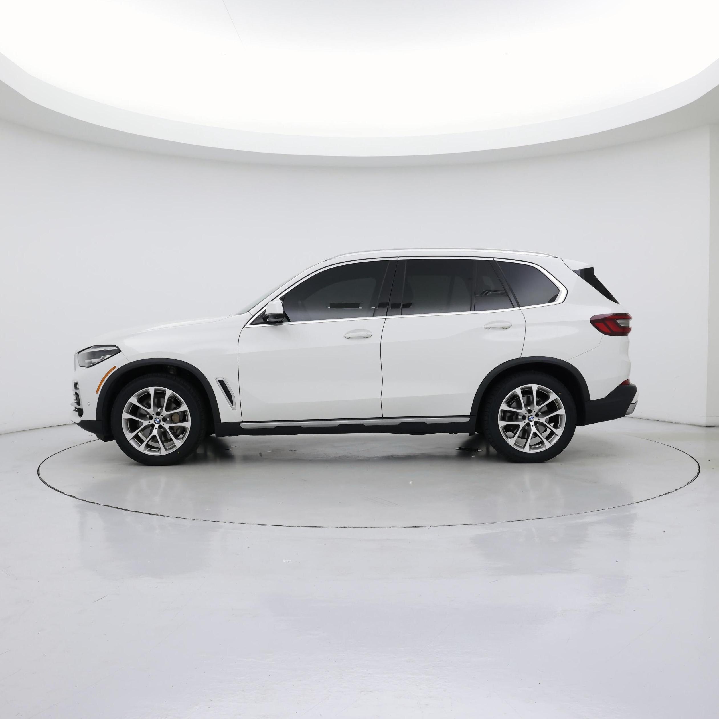 Thumbnail: 2021 BMW X5 - 3