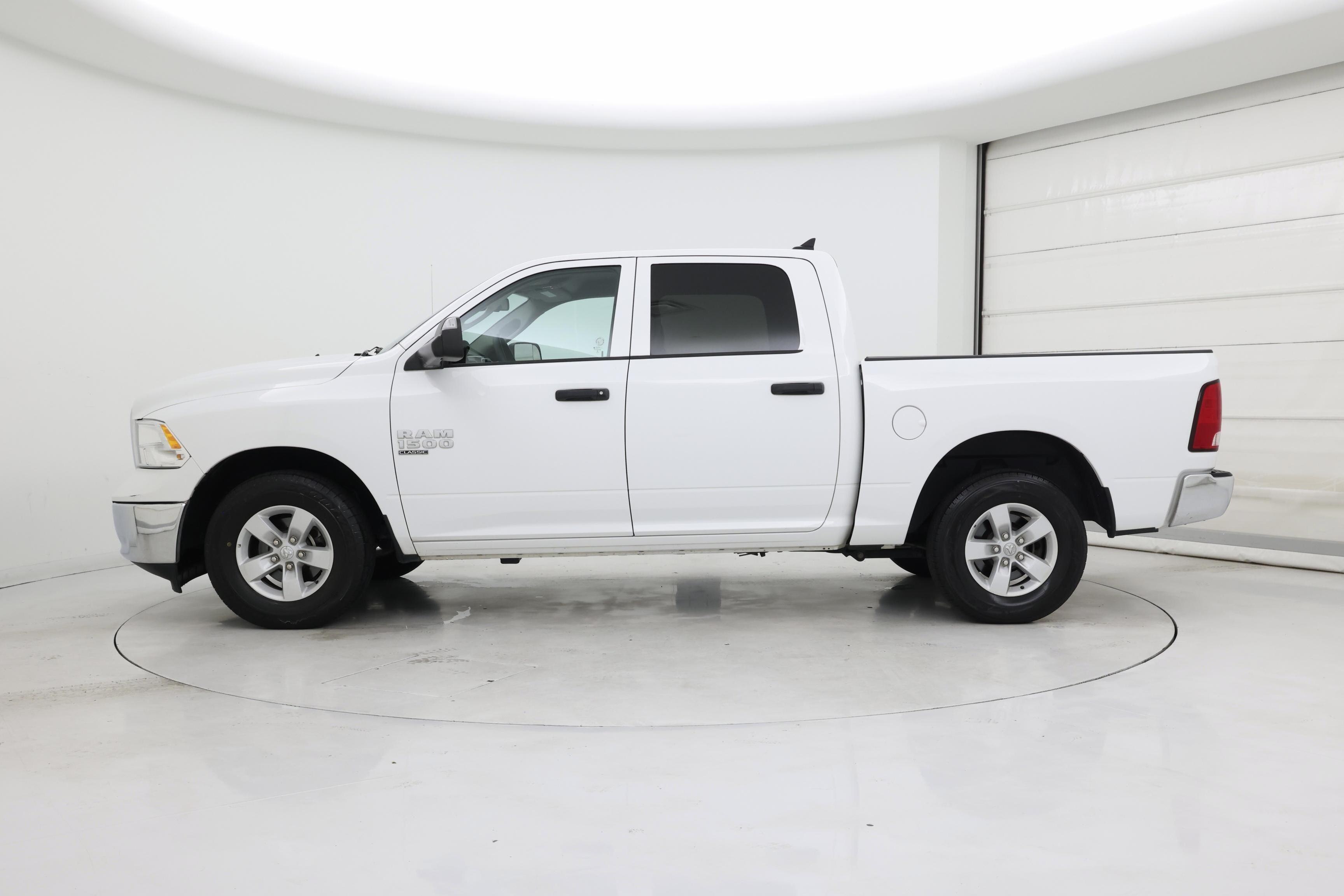 Thumbnail: 2023 RAM 1500 Classic - 3
