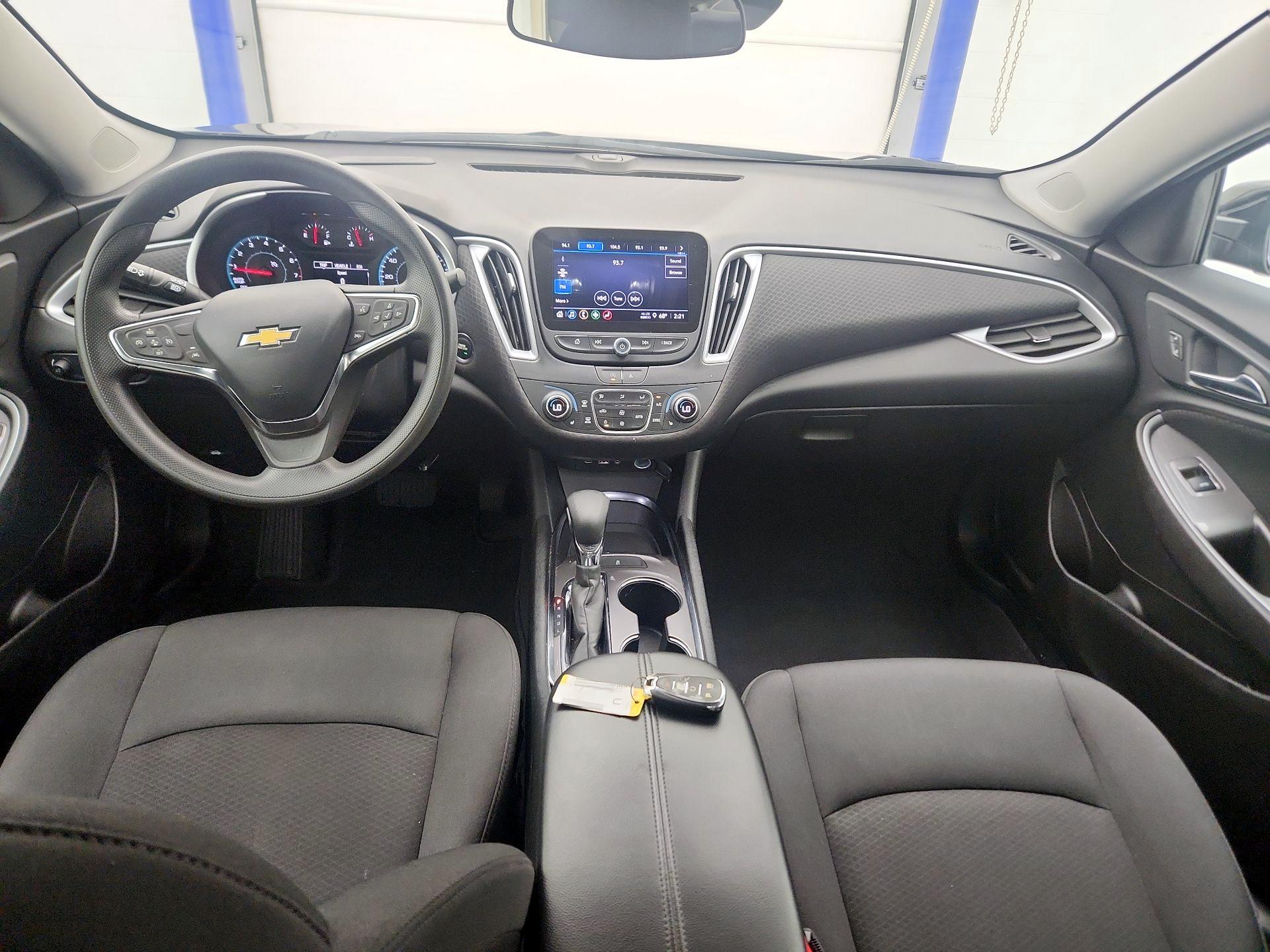 Thumbnail: 2023 Chevrolet Malibu - 9