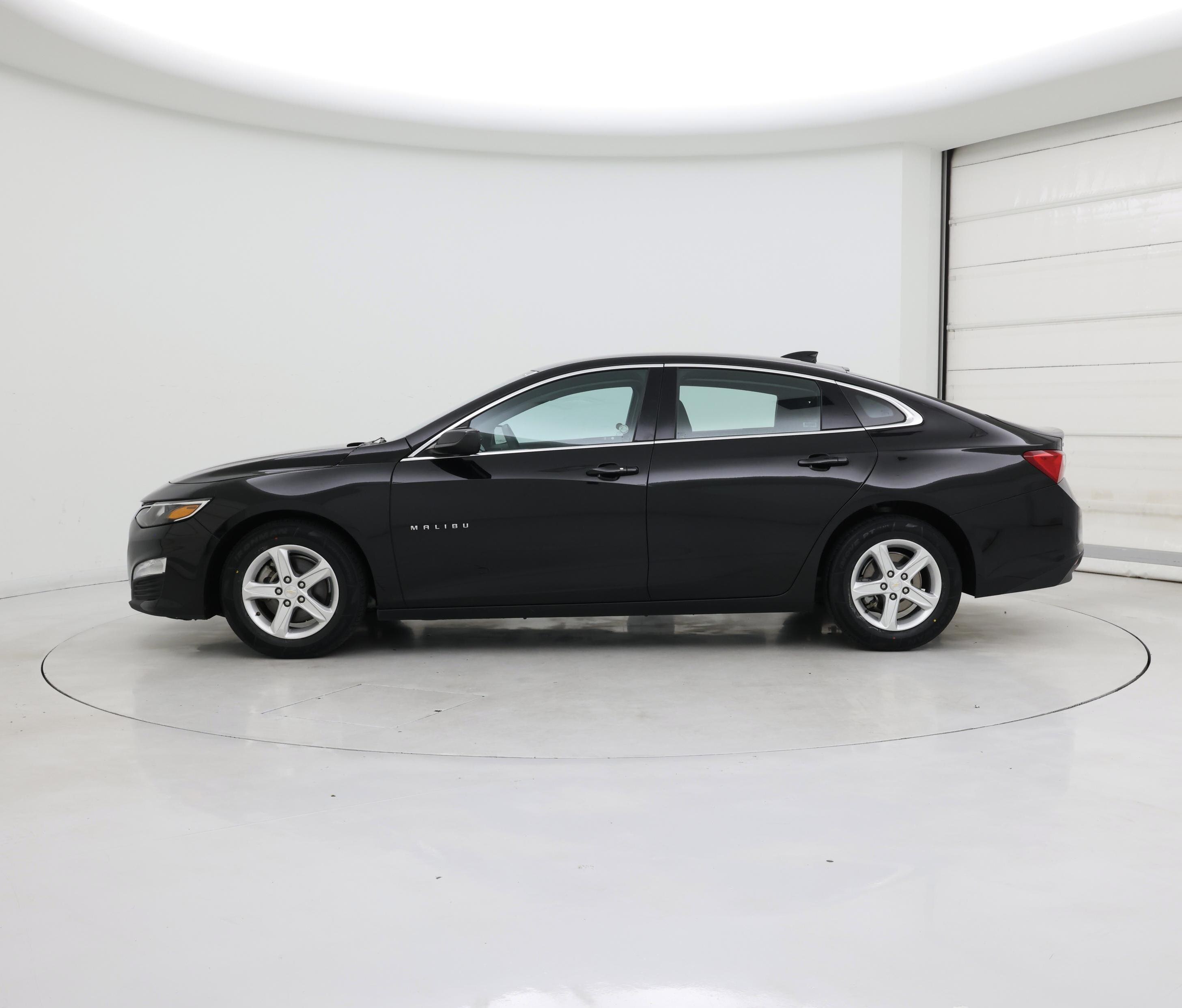 Thumbnail: 2023 Chevrolet Malibu - 3