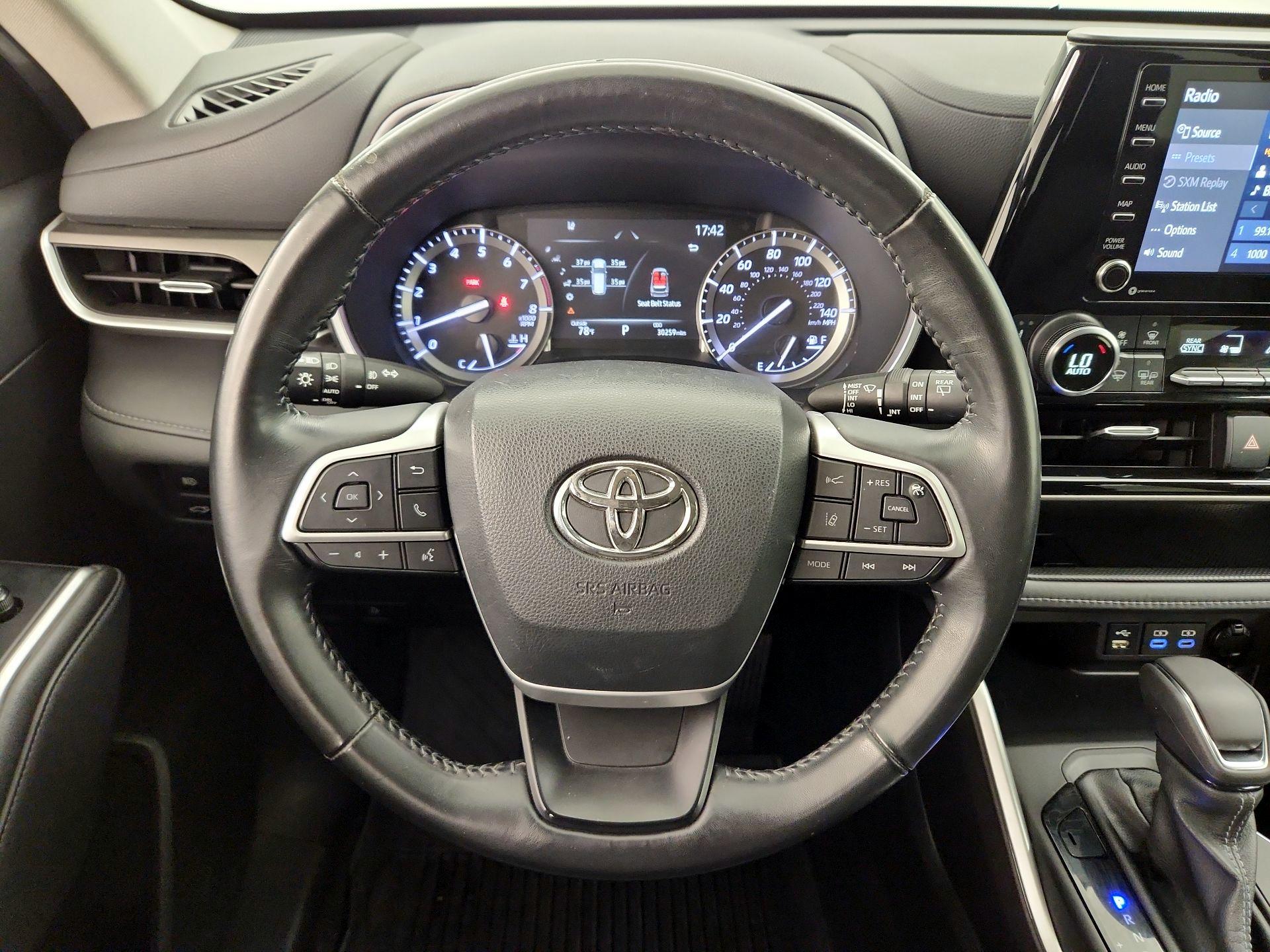 Thumbnail: 2022 Toyota Highlander - 10
