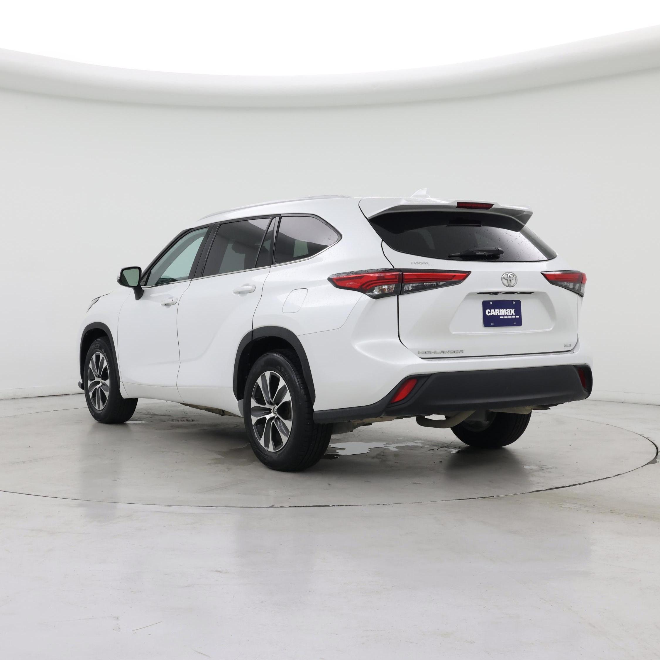 Thumbnail: 2022 Toyota Highlander - 2