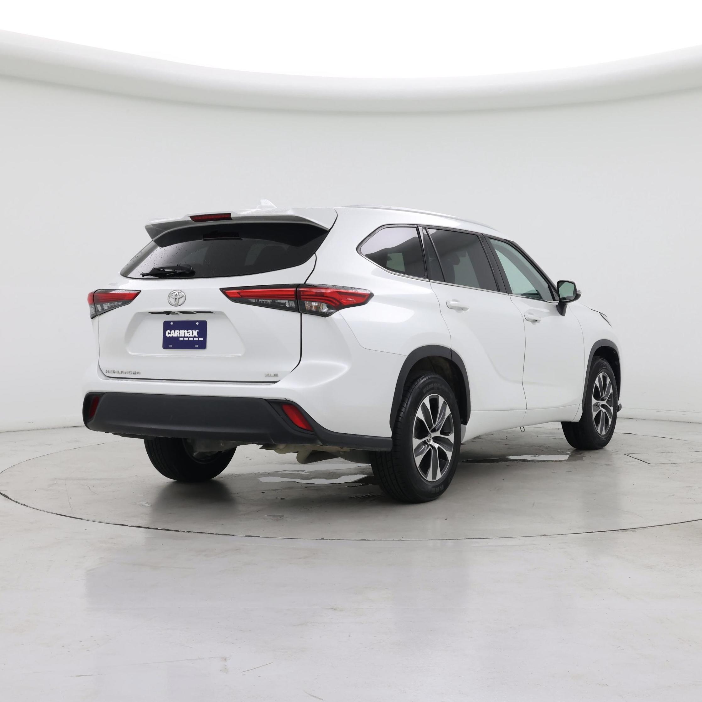 Thumbnail: 2022 Toyota Highlander - 8