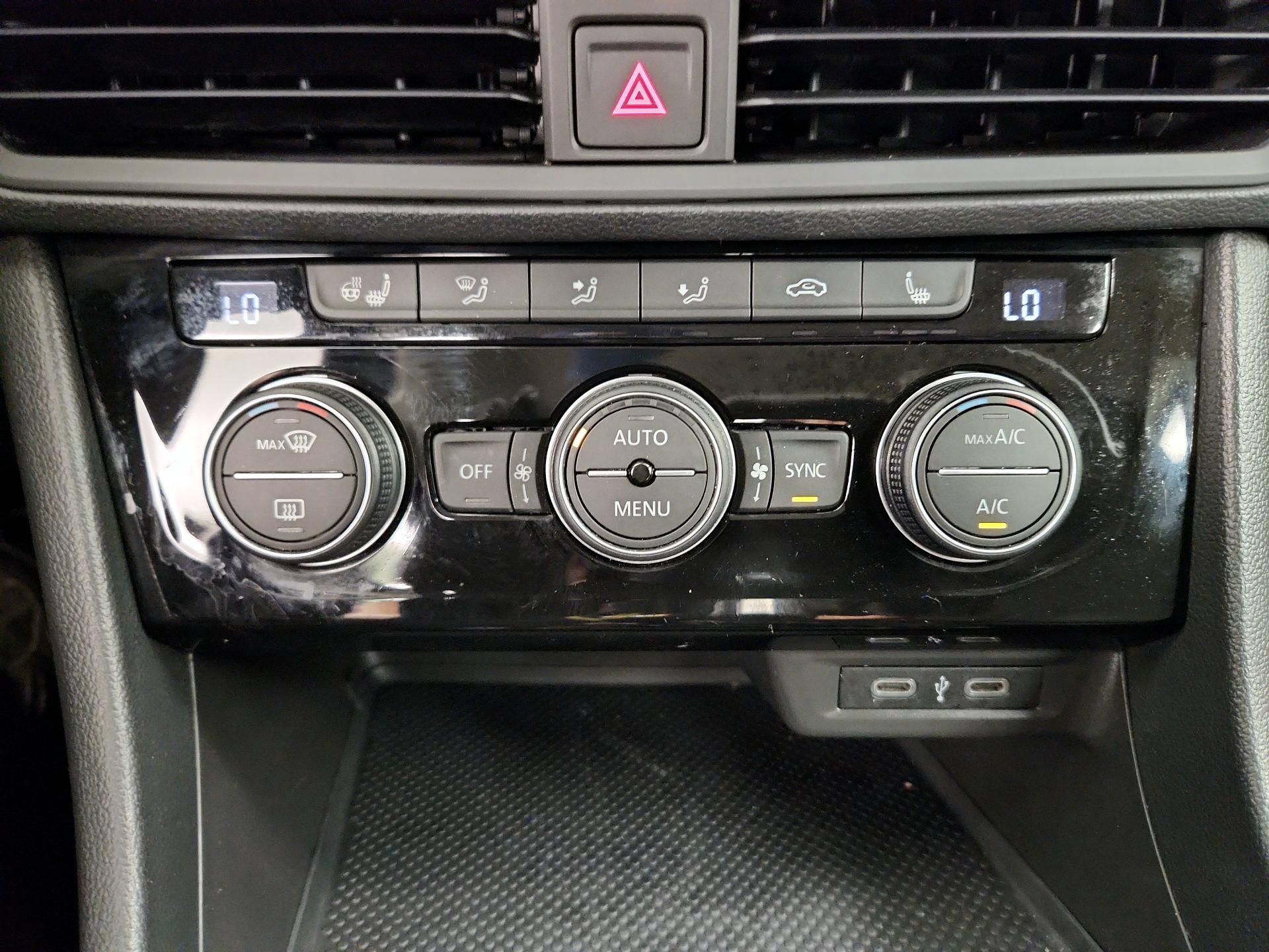 Thumbnail: 2021 Volkswagen Jetta - 16