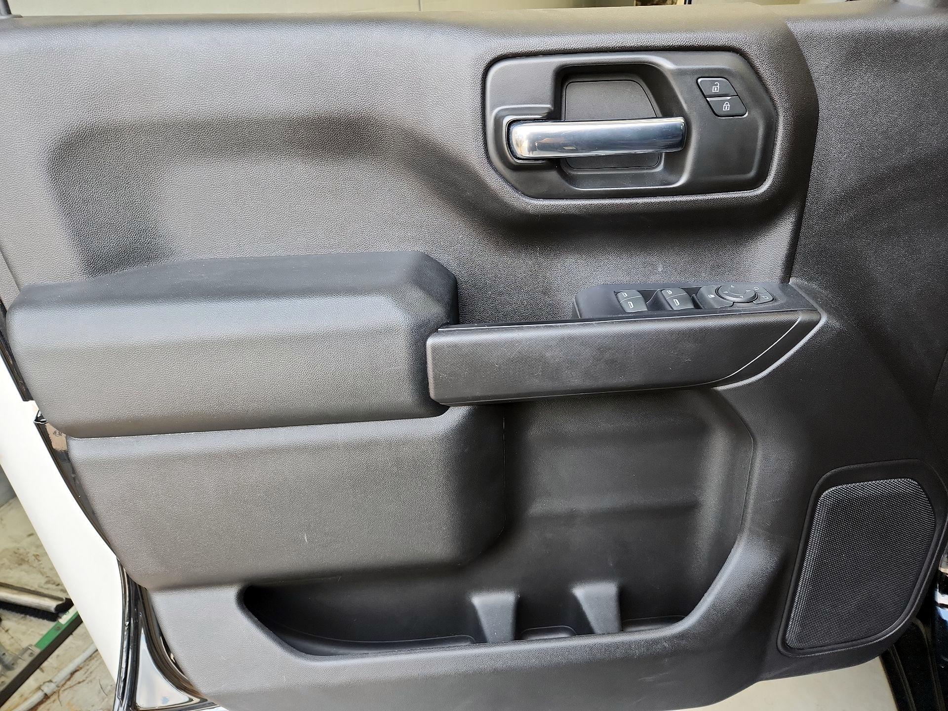 Thumbnail: 2020 Chevrolet Silverado 1500 - 12
