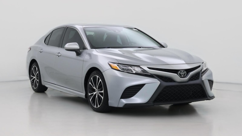 2020 Toyota Camry SE Hero Image