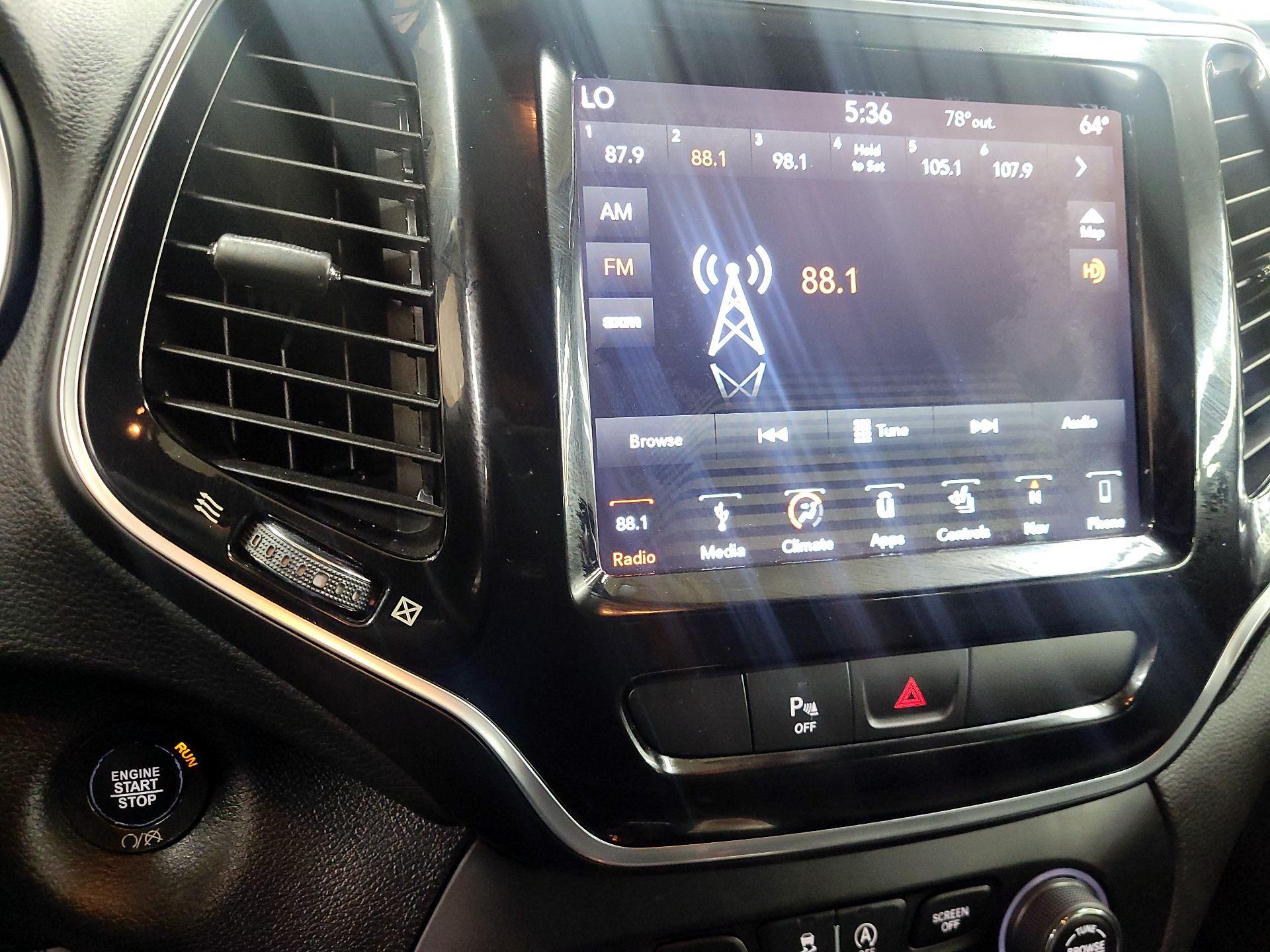 Thumbnail: 2019 Jeep Cherokee - 16