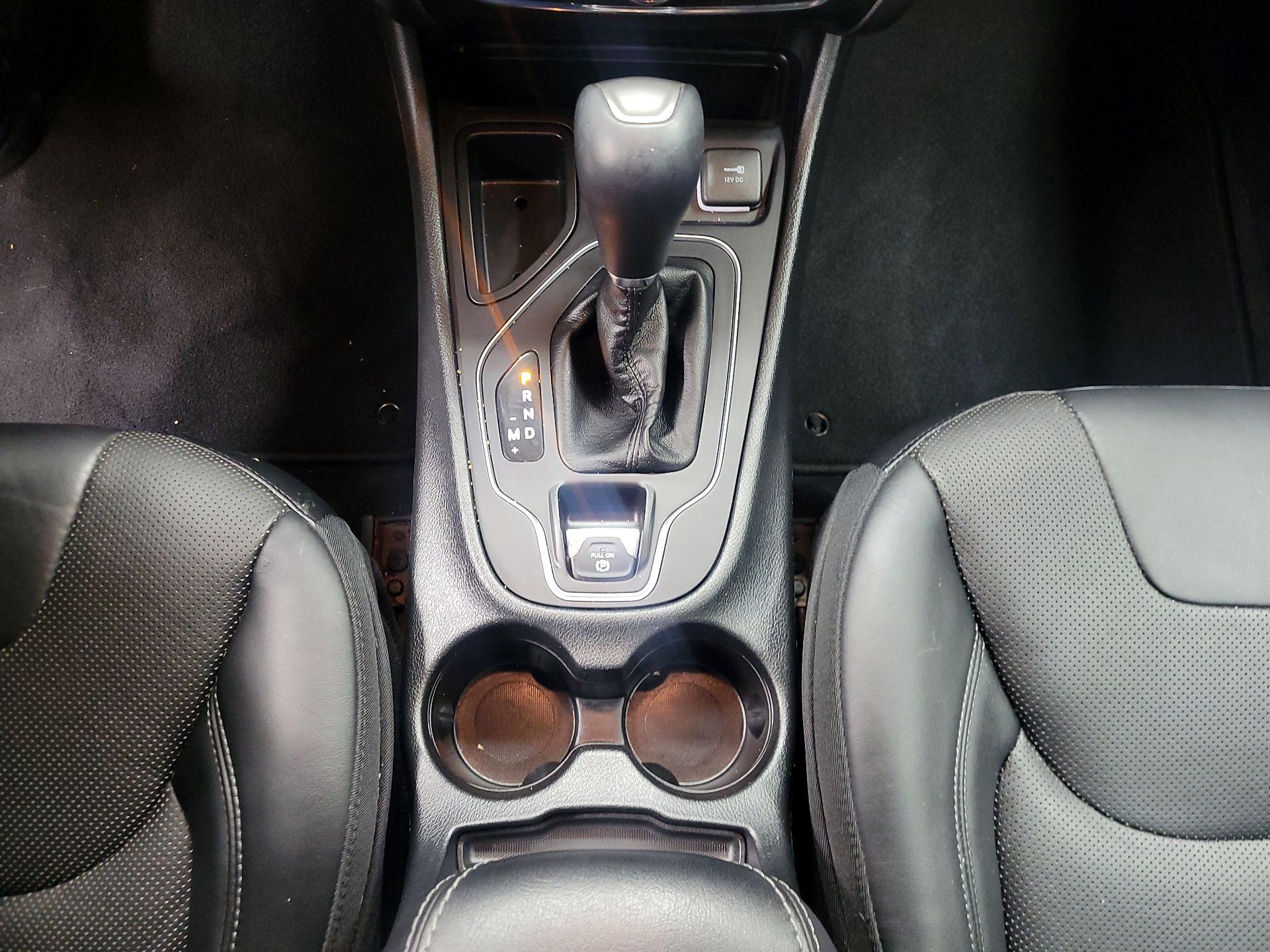 Thumbnail: 2019 Jeep Cherokee - 18