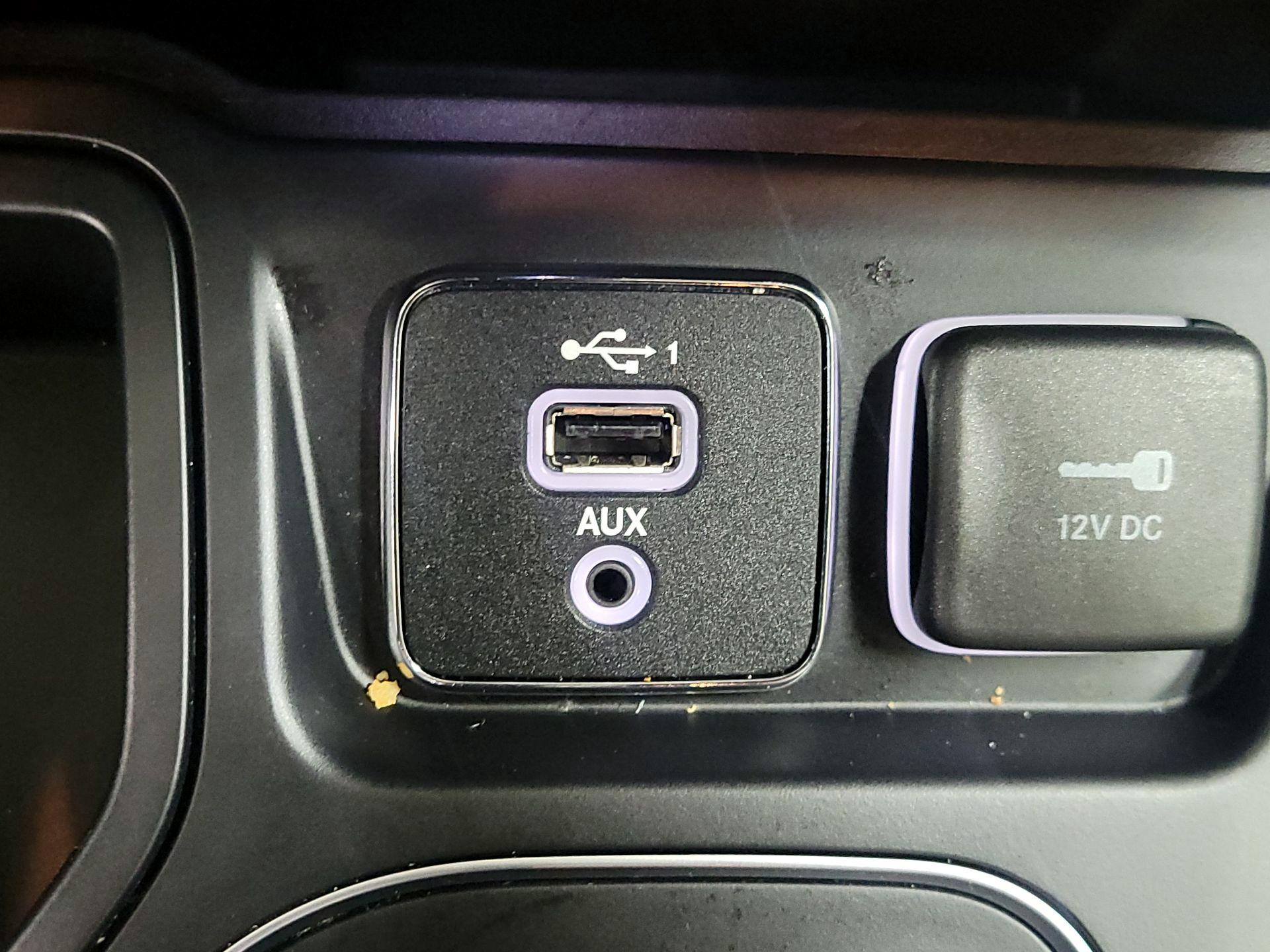 Thumbnail: 2019 Jeep Cherokee - 19