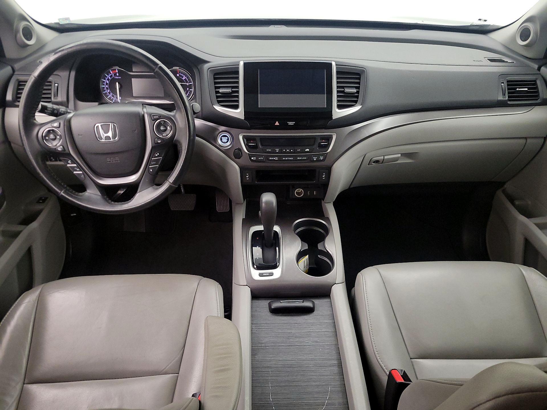 Thumbnail: 2016 Honda Pilot - 9